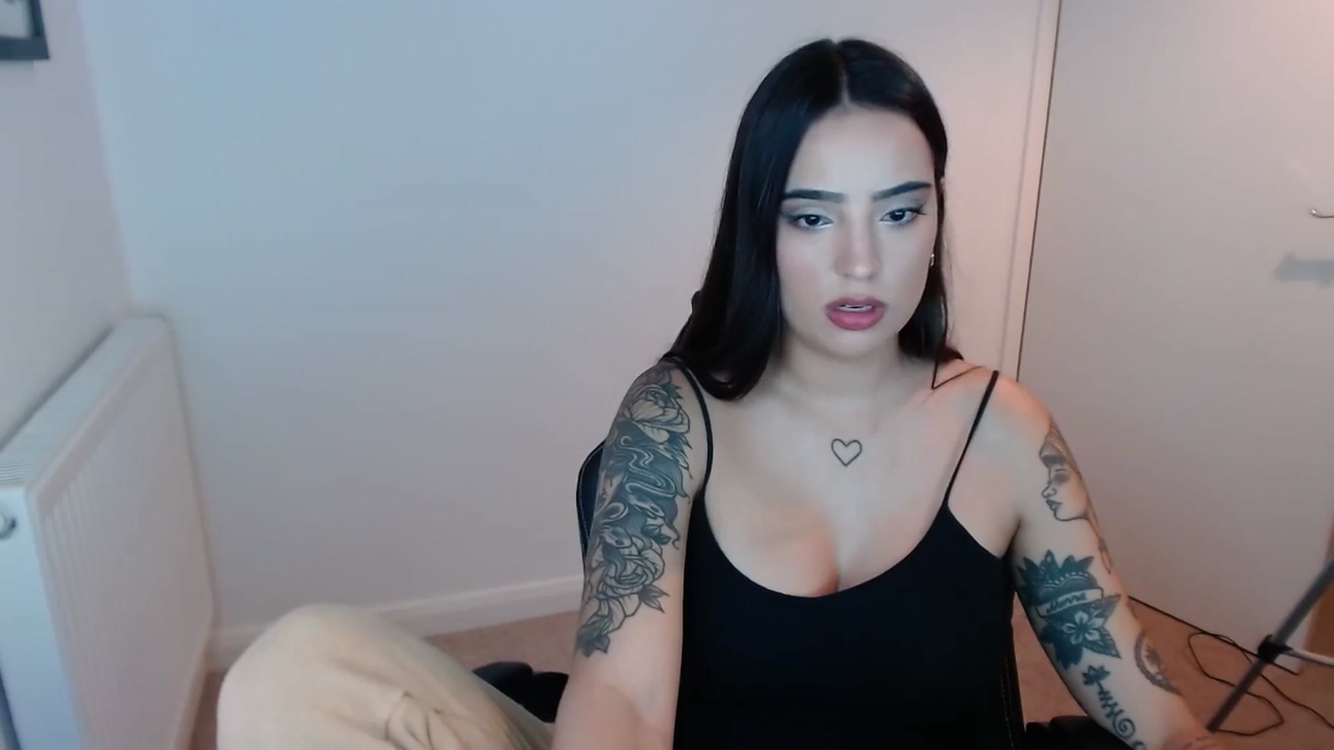 Gallery image thumbnail from SashaSwan's myfreecams stream on, 08/07/2024, 18:09 image 19 of 20