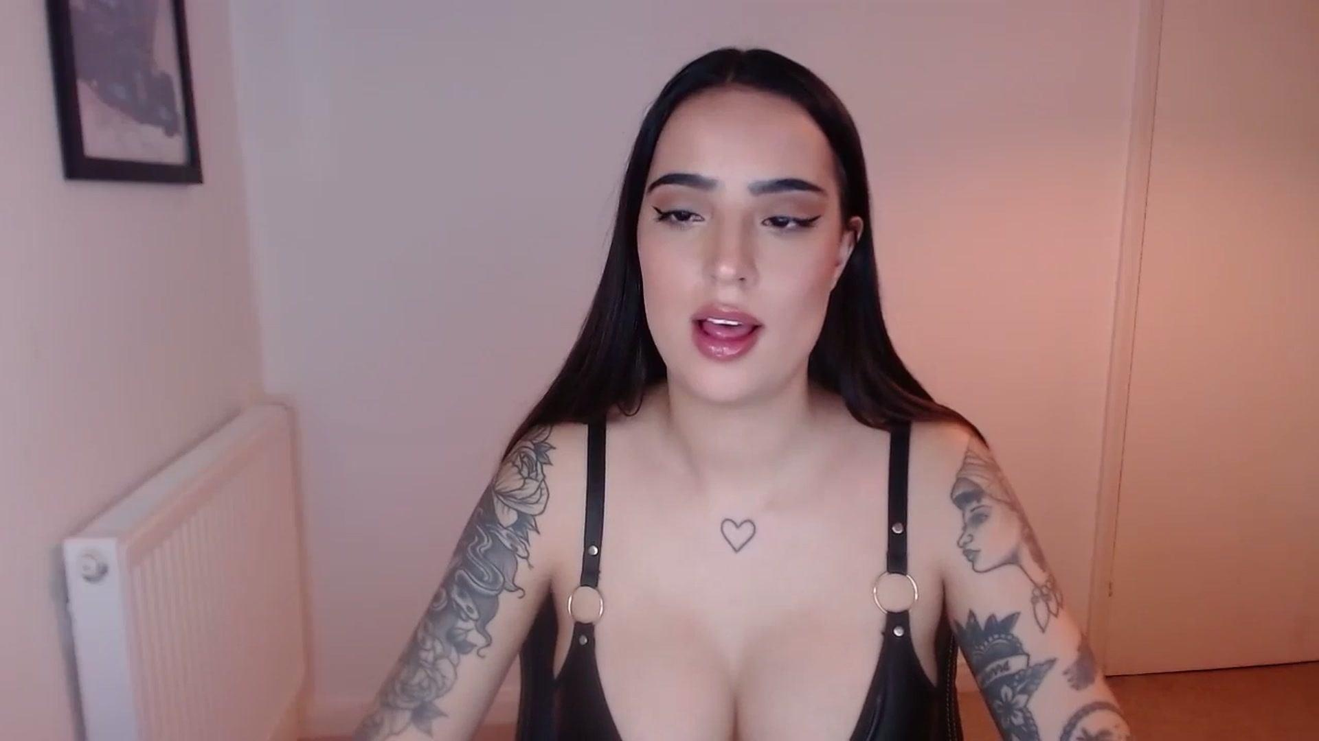 Gallery image thumbnail from SashaSwan's myfreecams stream on, 11/01/2024, 22:04 image 3 of 20
