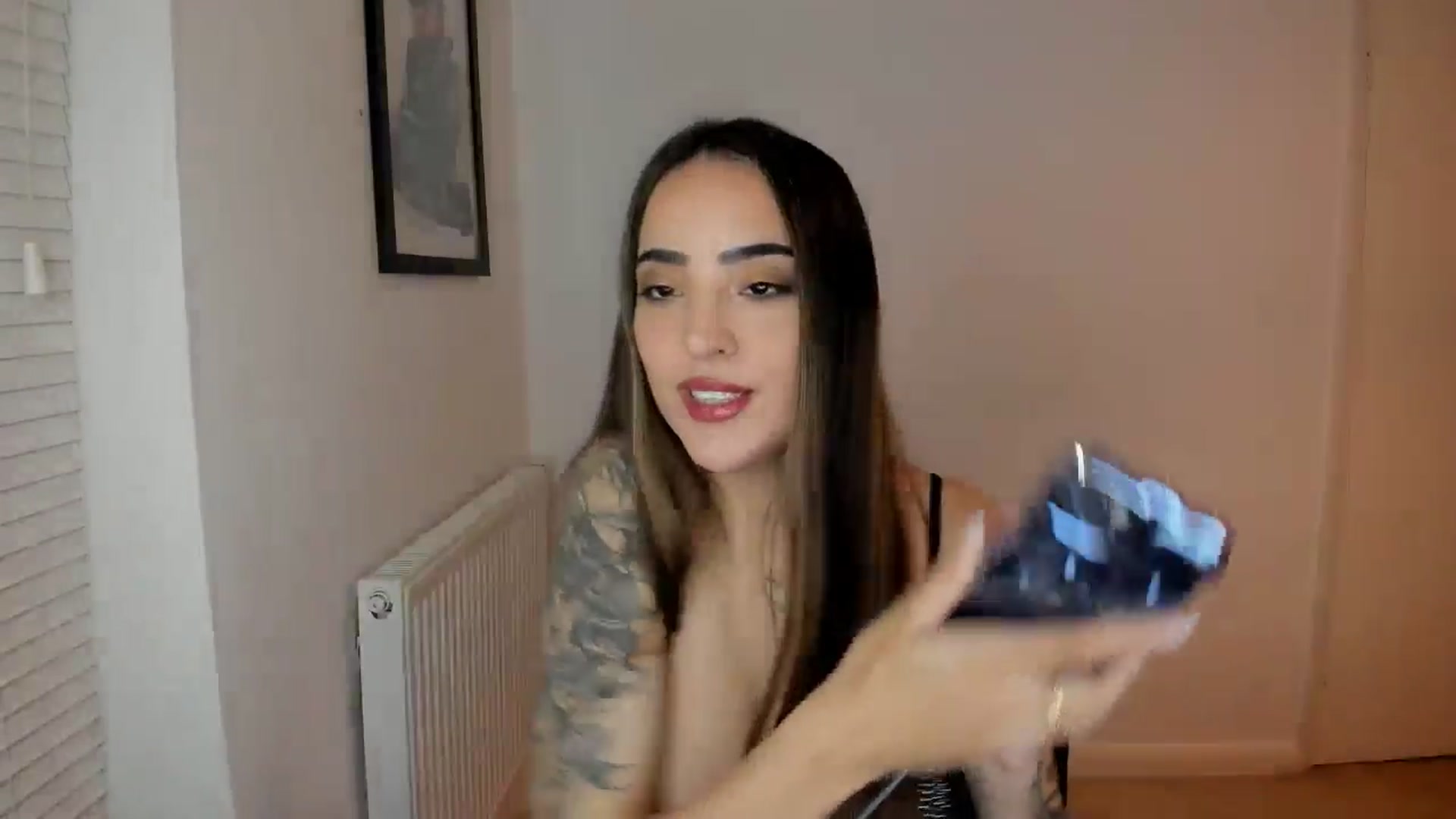 Gallery image thumbnail from SashaSwan's myfreecams stream on, 04/22/2025, 24:57 image 8 of 20