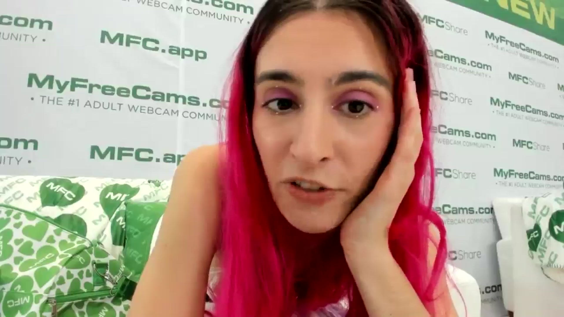 Gallery image thumbnail from SashaSwitch's myfreecams stream on, 01/22/2026, 03:08 image 17 of 20
