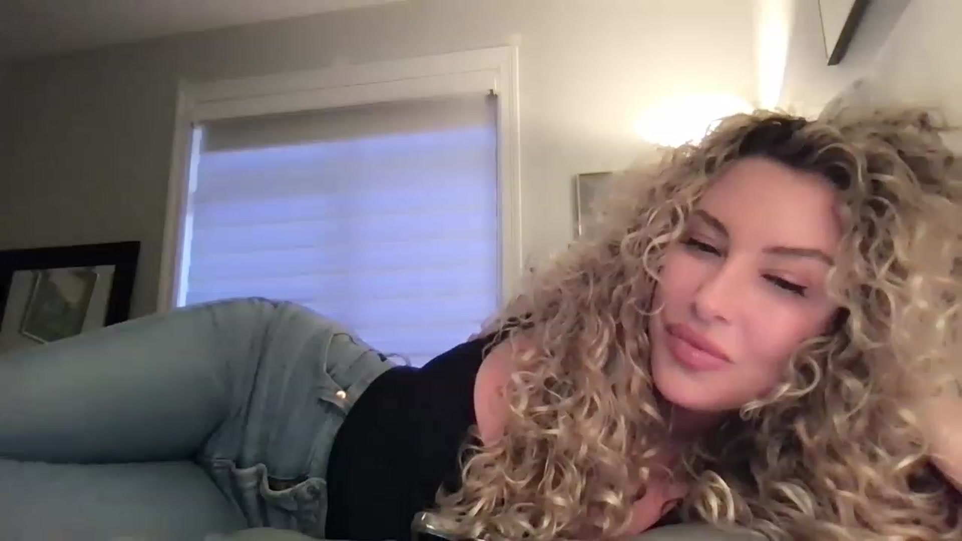 Gallery image thumbnail from SashaWest's myfreecams stream on, 03/03/2023, 01:04 image 6 of 20