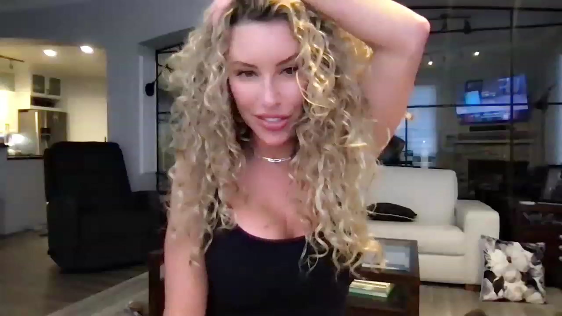 Gallery image thumbnail from SashaWest's myfreecams stream on, 03/03/2023, 01:04 image 15 of 20