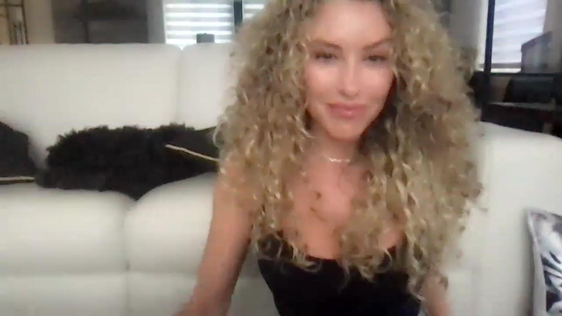 Gallery image thumbnail from SashaWest's myfreecams stream on, 03/03/2023, 01:04 image 3 of 20