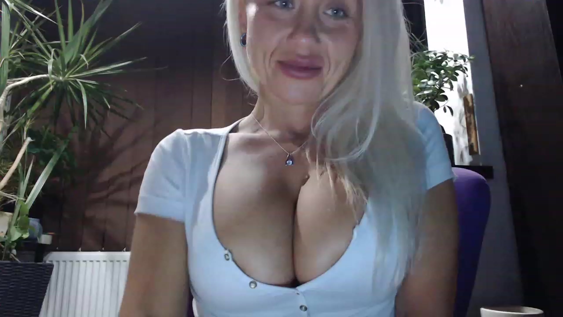 Gallery image thumbnail from Sasha_Green's myfreecams stream on, 11/27/2022, 03:49 image 6 of 20