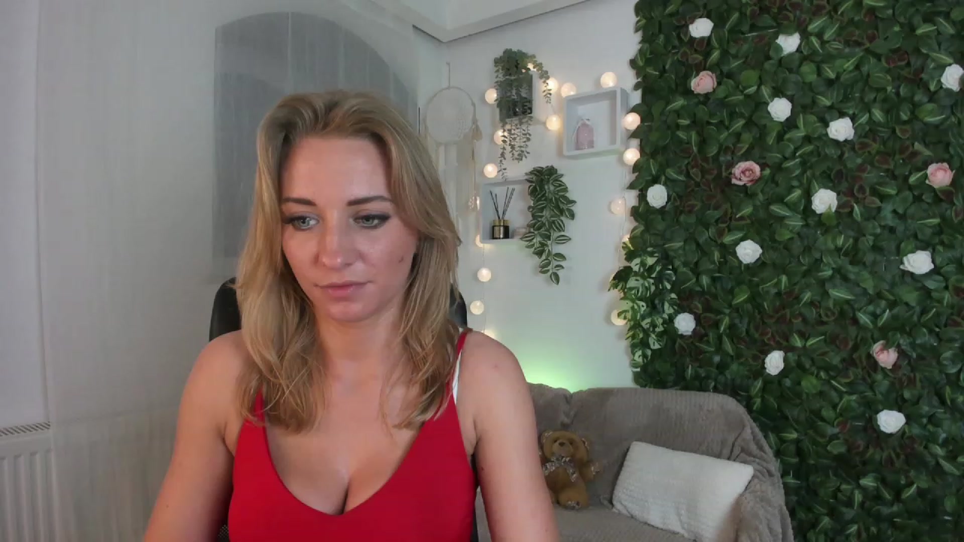 Gallery image thumbnail from Sasha_Nice's myfreecams stream on, 05/04/2023, 21:09 image 7 of 20