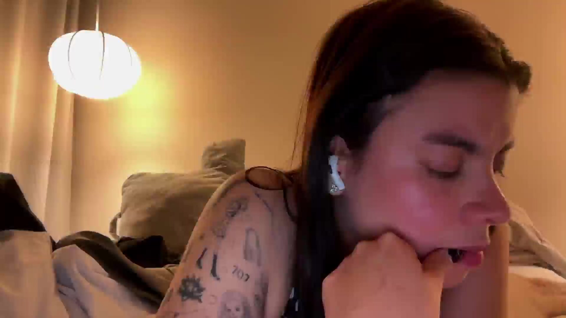 Gallery image thumbnail from Sasha_Noir's myfreecams stream on, 04/06/2026, 03:11 image 8 of 20