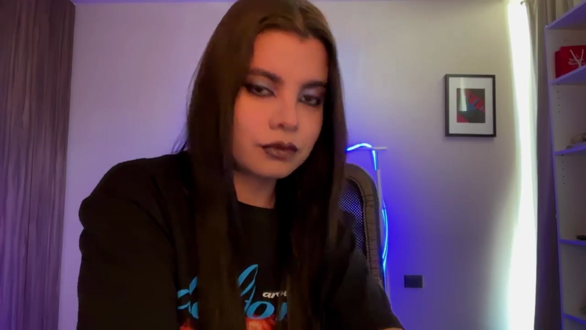 Gallery image thumbnail from Sasha_Noir's myfreecams stream on, 04/07/2026, 19:45 image 18 of 20
