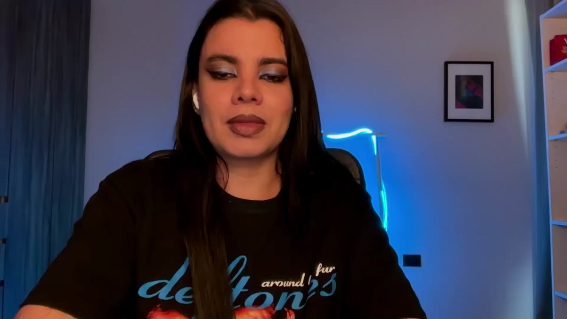 Gallery image thumbnail from Sasha_Noir's myfreecams stream on, 04/08/2026, 24:43 image 9 of 20