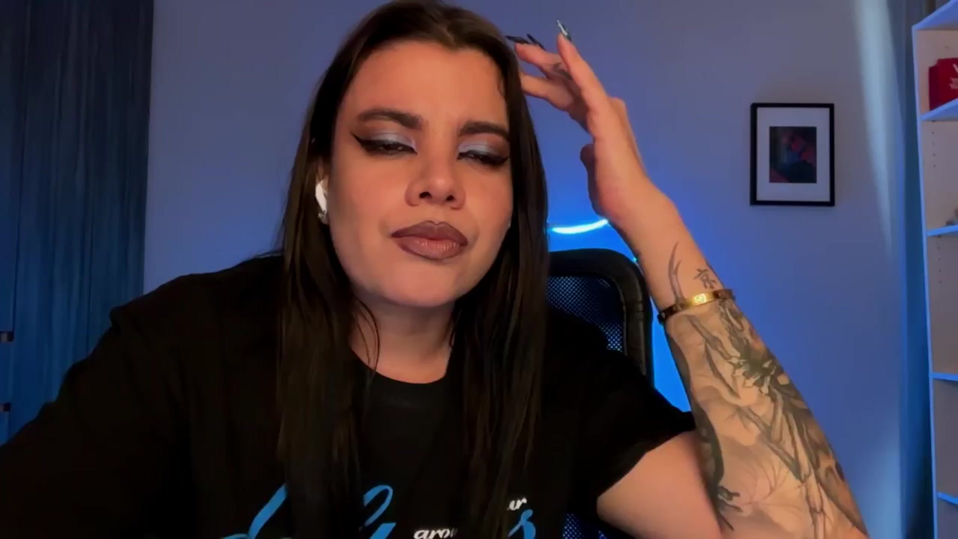 Gallery image thumbnail from Sasha_Noir's myfreecams stream on, 04/08/2026, 24:43 image 11 of 20