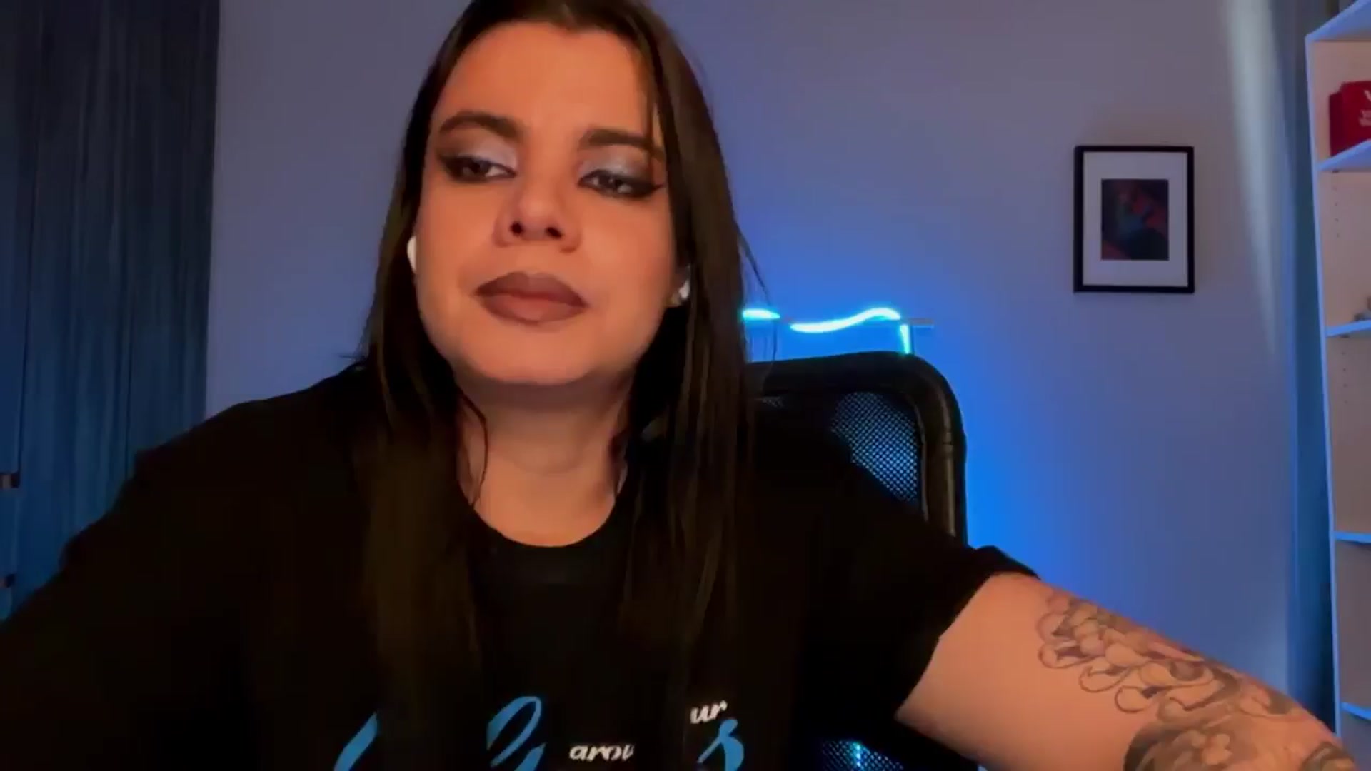 Gallery image thumbnail from Sasha_Noir's myfreecams stream on, 04/08/2026, 24:43 image 15 of 20