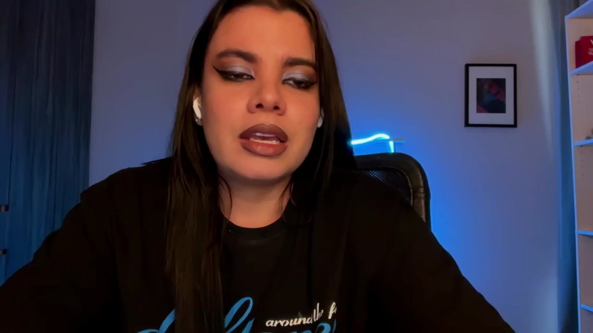 Gallery image thumbnail from Sasha_Noir's myfreecams stream on, 04/08/2026, 24:43 image 16 of 20