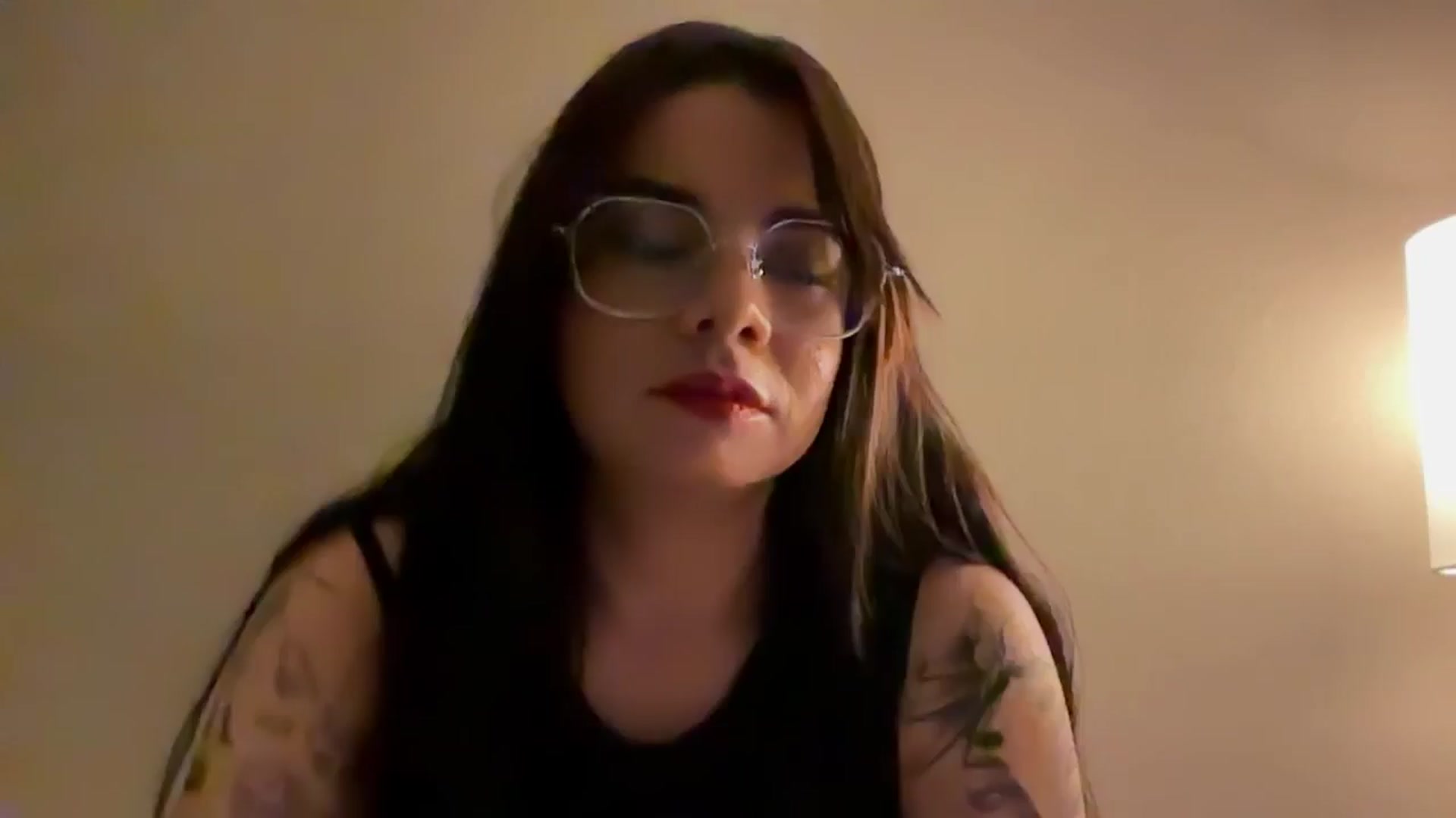 Gallery image thumbnail from Sasha_Noir's myfreecams stream on, 04/24/2026, 14:26 image 17 of 20