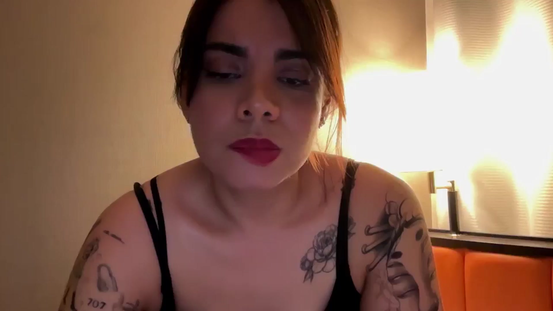 Gallery image thumbnail from Sasha_Noir's myfreecams stream on, 04/25/2026, 10:14 image 18 of 20