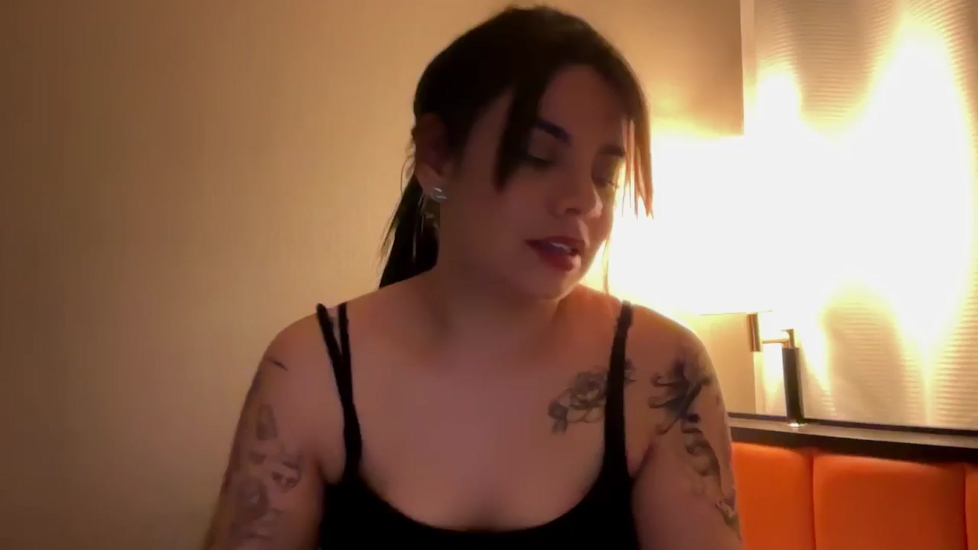 Gallery image thumbnail from Sasha_Noir's myfreecams stream on, 04/25/2026, 10:14 image 17 of 20