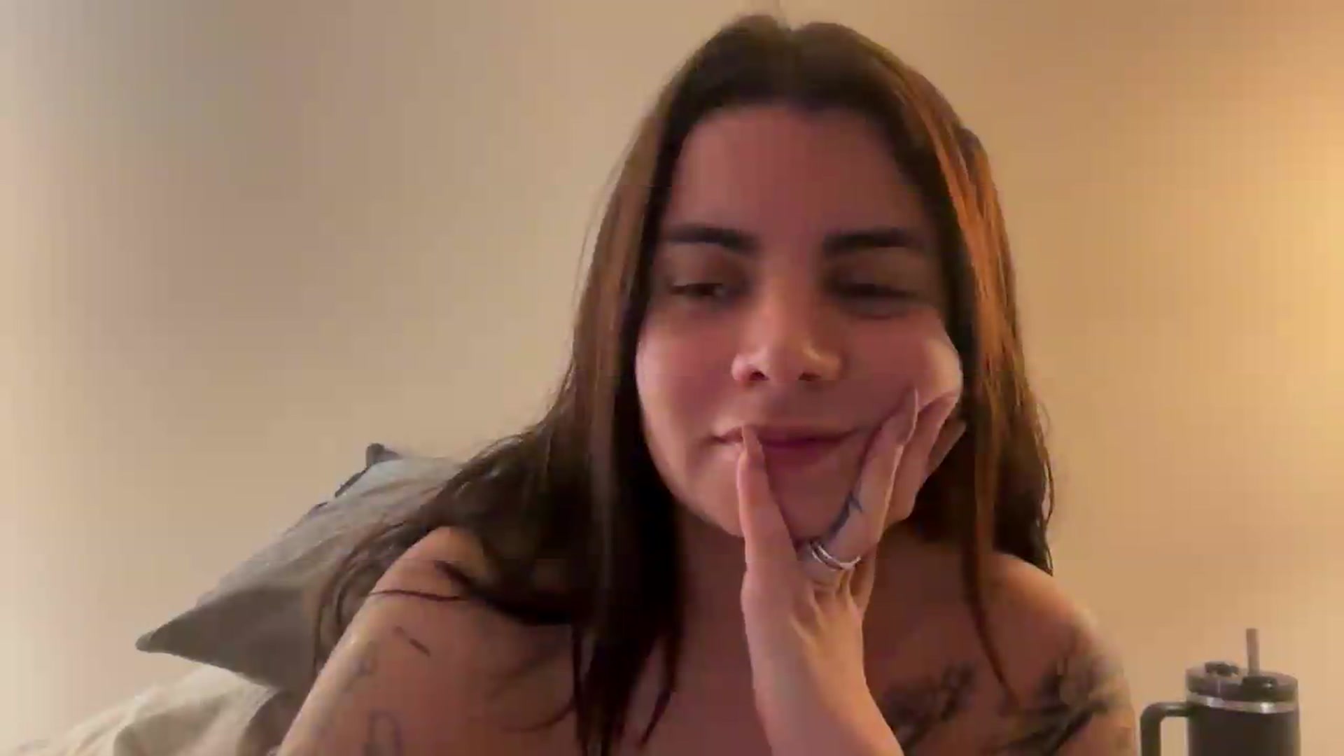 Gallery image thumbnail from Sasha_Noir's myfreecams stream on, 05/10/2026, 23:54 image 16 of 20