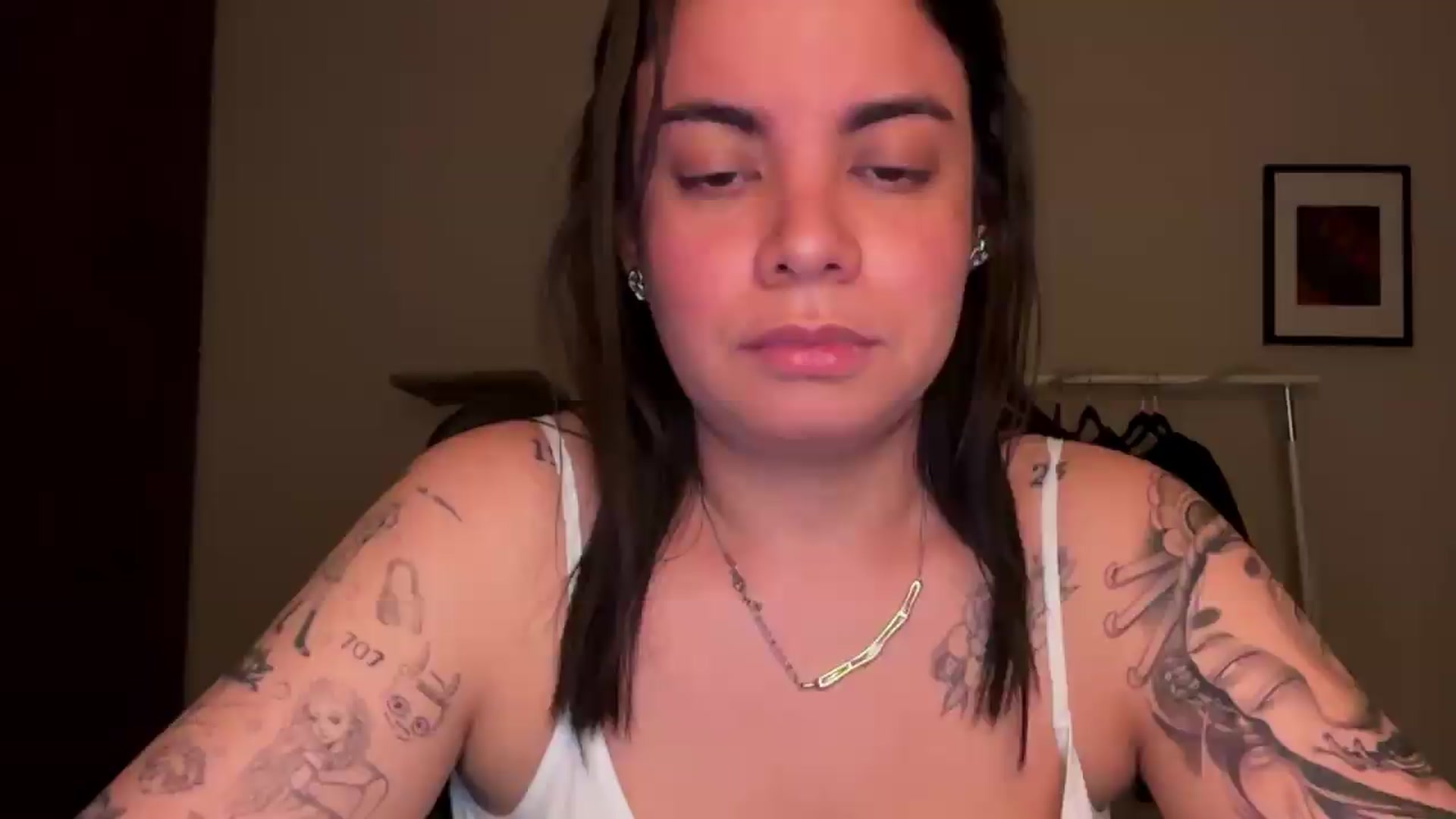 Gallery image thumbnail from Sasha_Noir's myfreecams stream on, 05/19/2026, 04:51 image 12 of 20