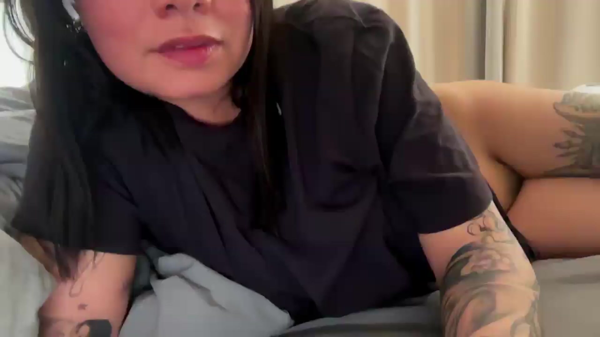 Gallery image thumbnail from Sasha_Noir's myfreecams stream on, 05/24/2026, 20:22 image 13 of 20