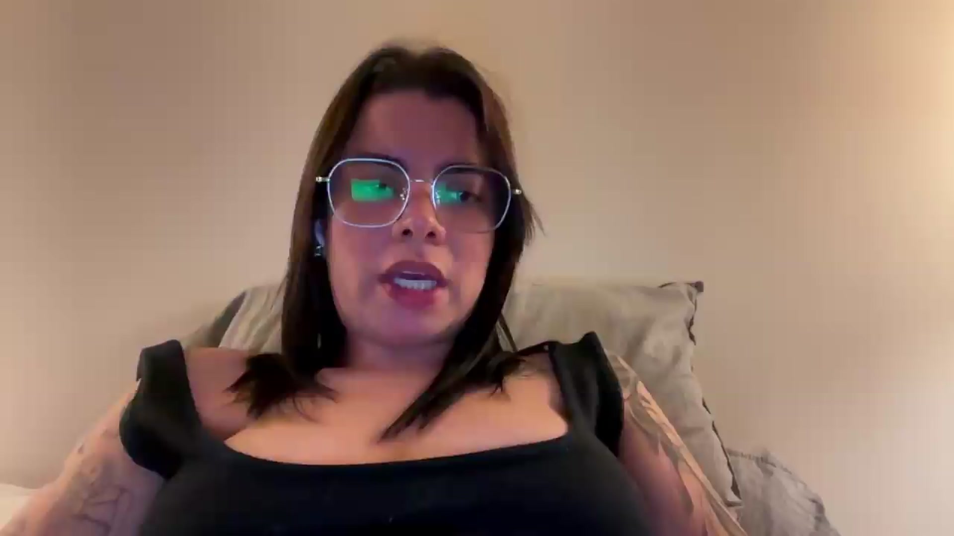 Gallery image thumbnail from Sasha_Noir's myfreecams stream on, 06/01/2026, 03:20 image 9 of 20
