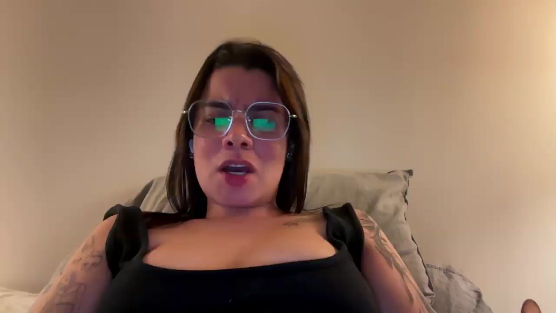 Gallery image thumbnail from Sasha_Noir's myfreecams stream on, 06/01/2026, 03:20 image 15 of 20