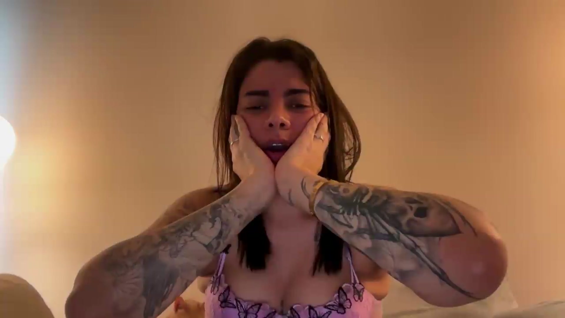 Gallery image thumbnail from Sasha_Noir's myfreecams stream on, 06/07/2026, 22:32 image 12 of 20