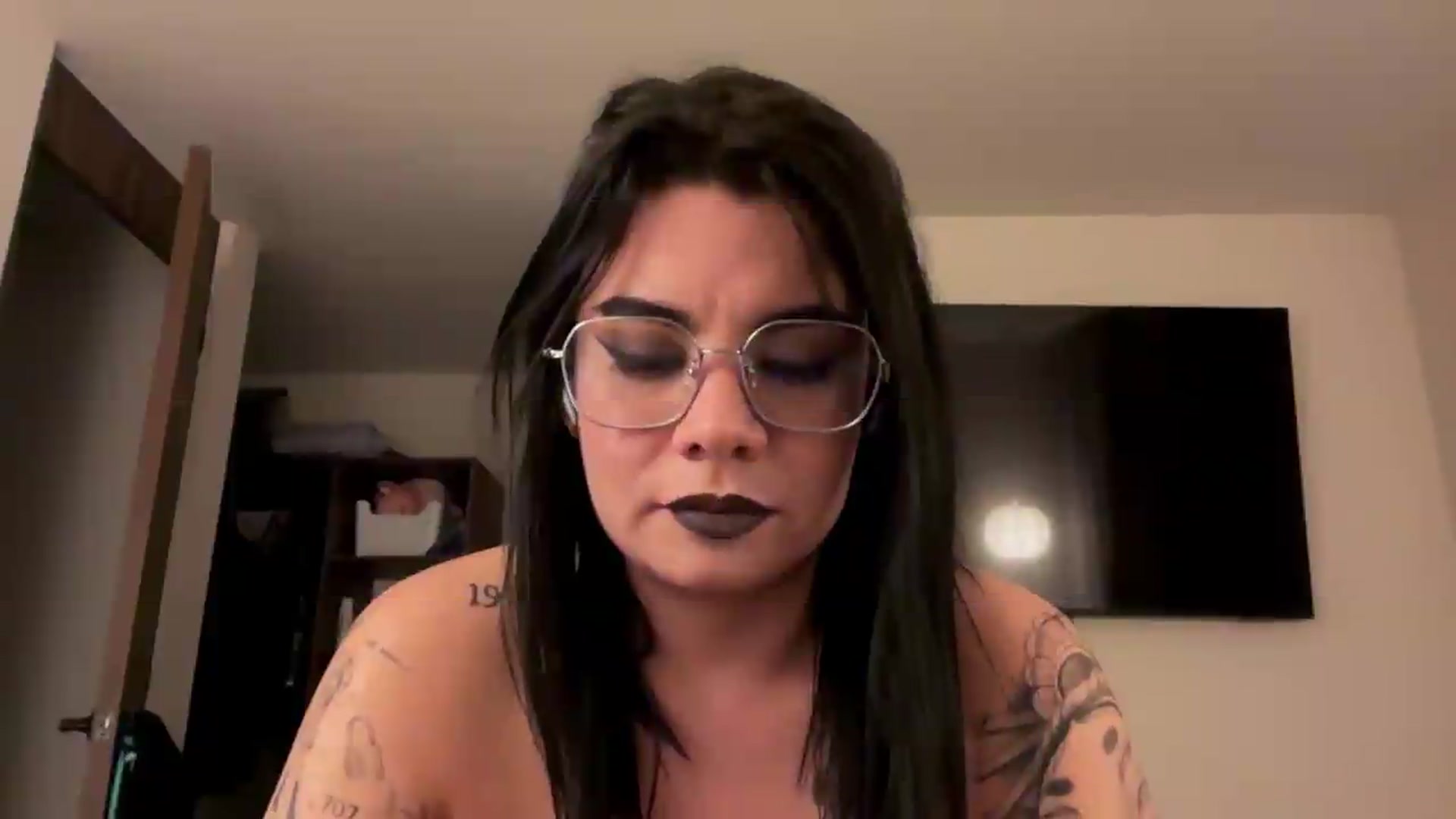 Gallery image thumbnail from Sasha_Noir's myfreecams stream on, 06/15/2026, 03:21 image 9 of 20