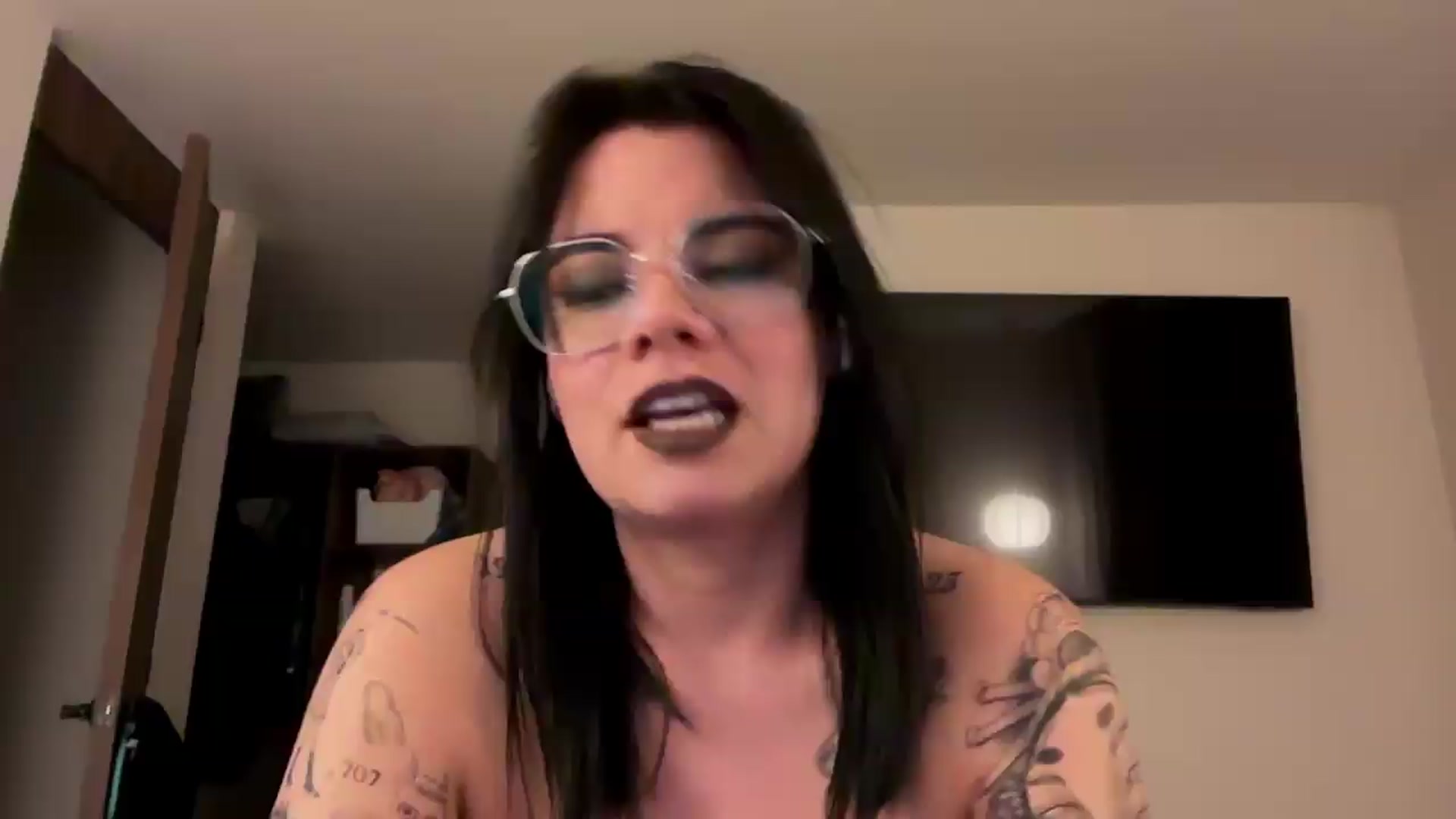 Gallery image thumbnail from Sasha_Noir's myfreecams stream on, 06/15/2026, 03:21 image 7 of 20