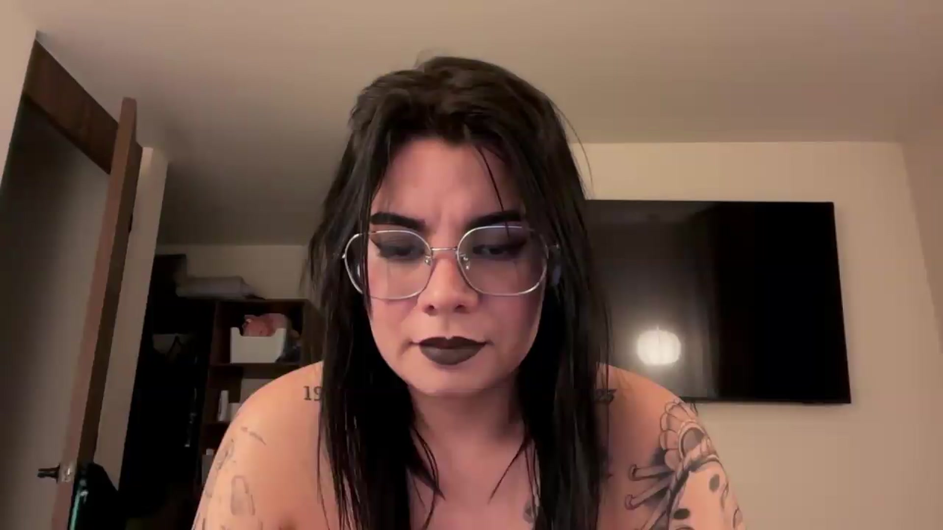 Gallery image thumbnail from Sasha_Noir's myfreecams stream on, 06/15/2026, 03:21 image 8 of 20