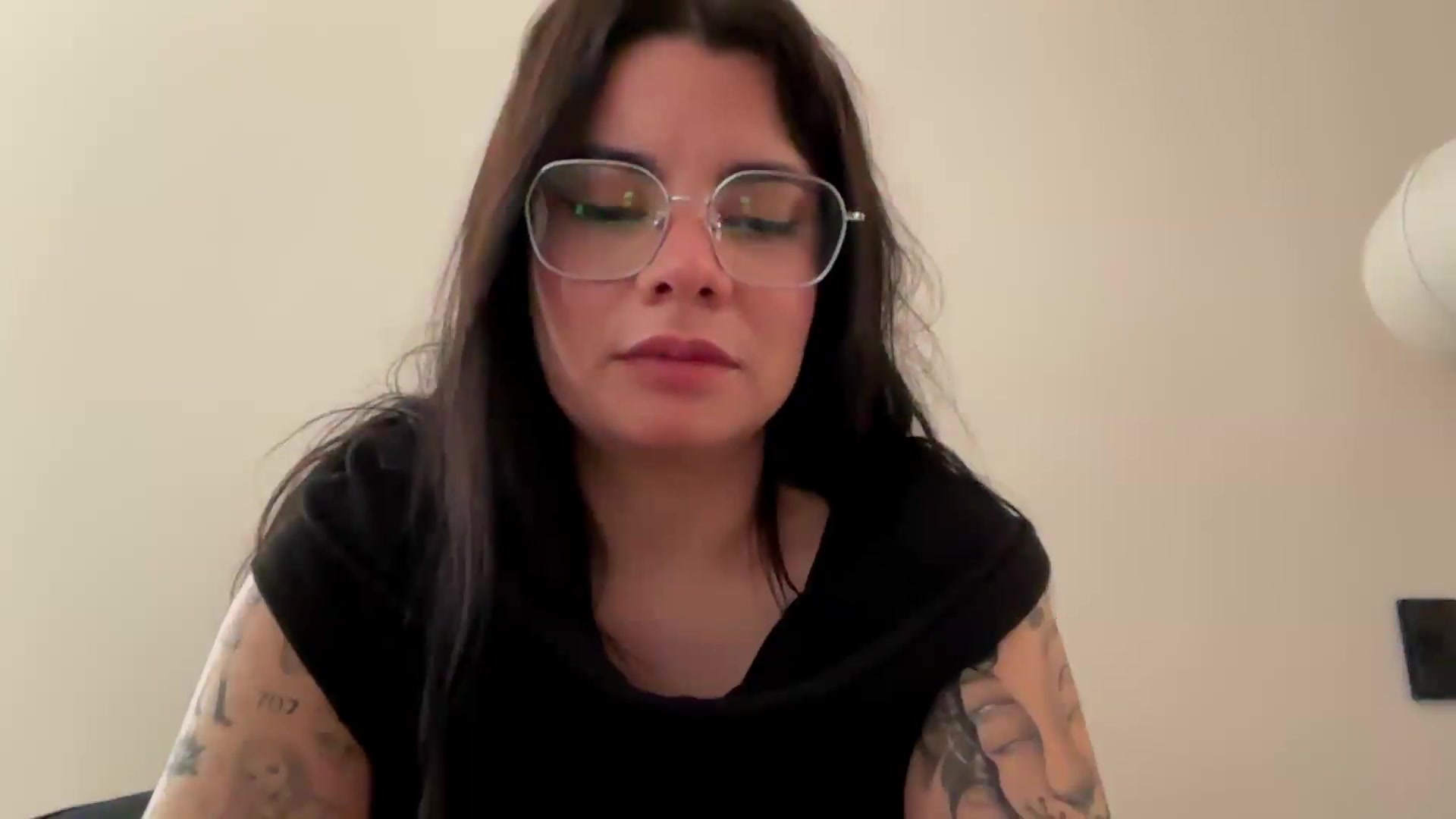 Gallery image thumbnail from Sasha_Noir's myfreecams stream on, 06/18/2026, 19:22 image 20 of 20