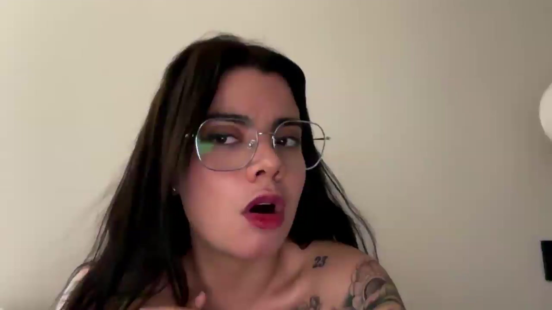 Gallery image thumbnail from Sasha_Noir's myfreecams stream on, 06/18/2026, 23:09 image 9 of 20