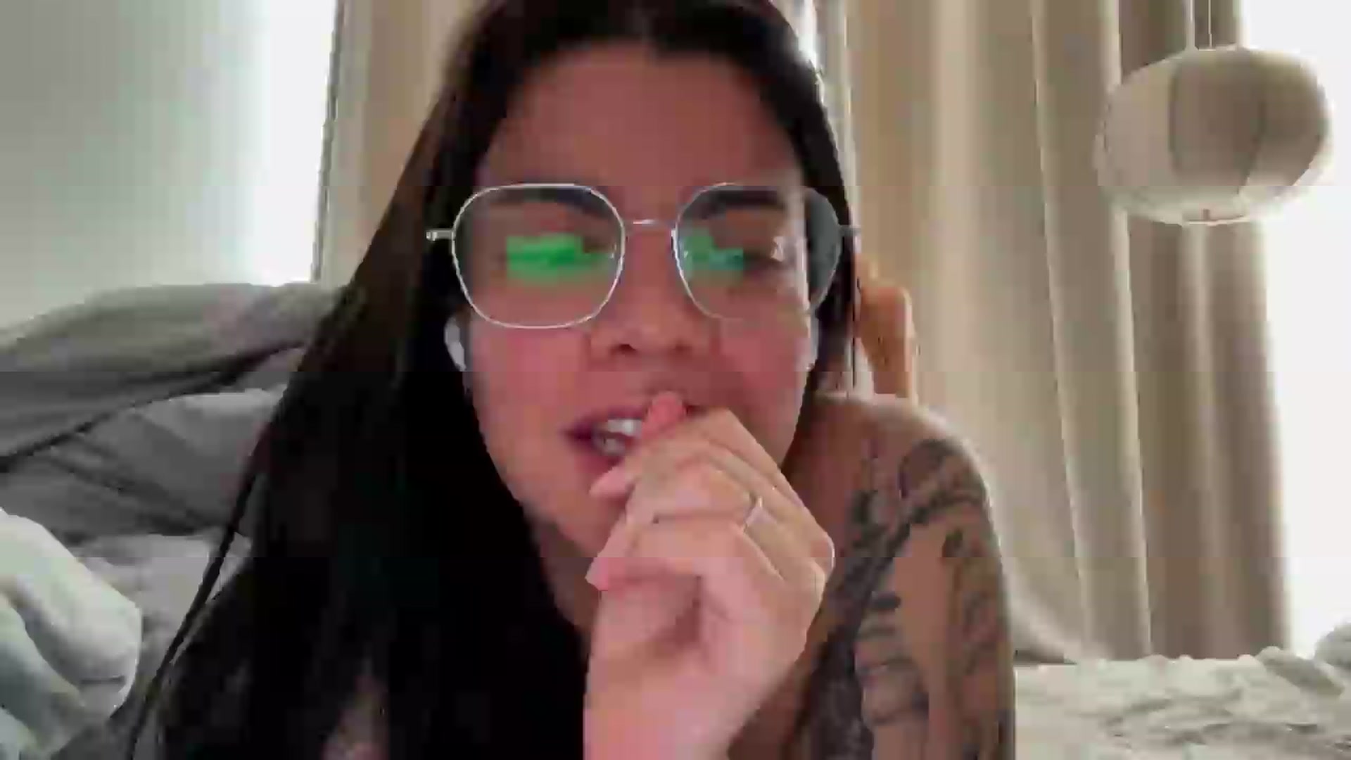 Gallery image thumbnail from Sasha_Noir's myfreecams stream on, 06/19/2026, 20:24 image 17 of 20