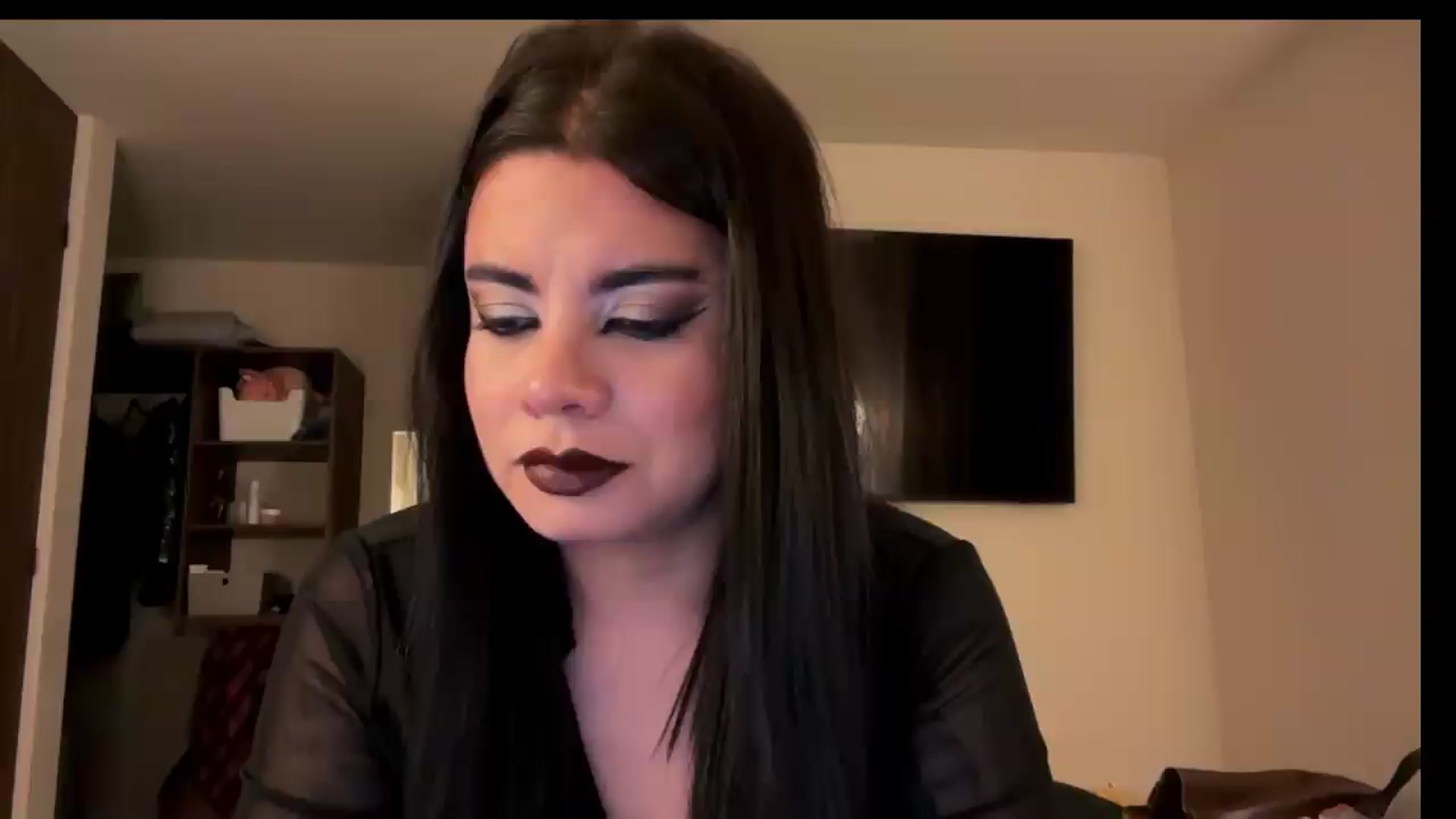 Gallery image thumbnail from Sasha_Noir's myfreecams stream on, 06/22/2026, 03:13 image 17 of 20