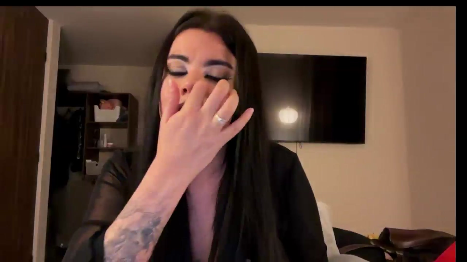 Gallery image thumbnail from Sasha_Noir's myfreecams stream on, 06/22/2026, 05:16 image 9 of 20