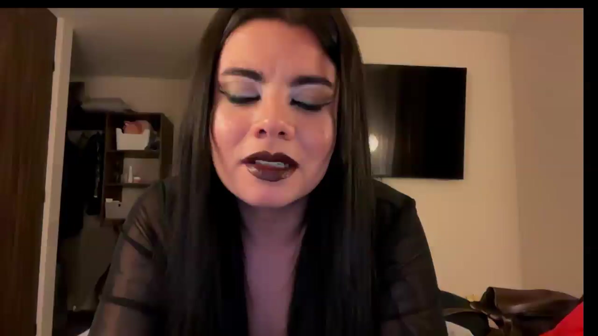 Gallery image thumbnail from Sasha_Noir's myfreecams stream on, 06/22/2026, 05:16 image 14 of 20