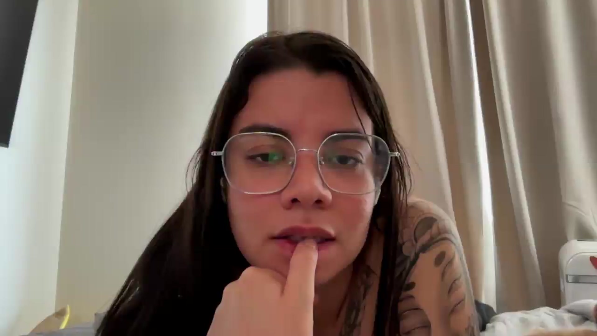 Gallery image thumbnail from Sasha_Noir's myfreecams stream on, 07/08/2026, 20:36 image 8 of 20