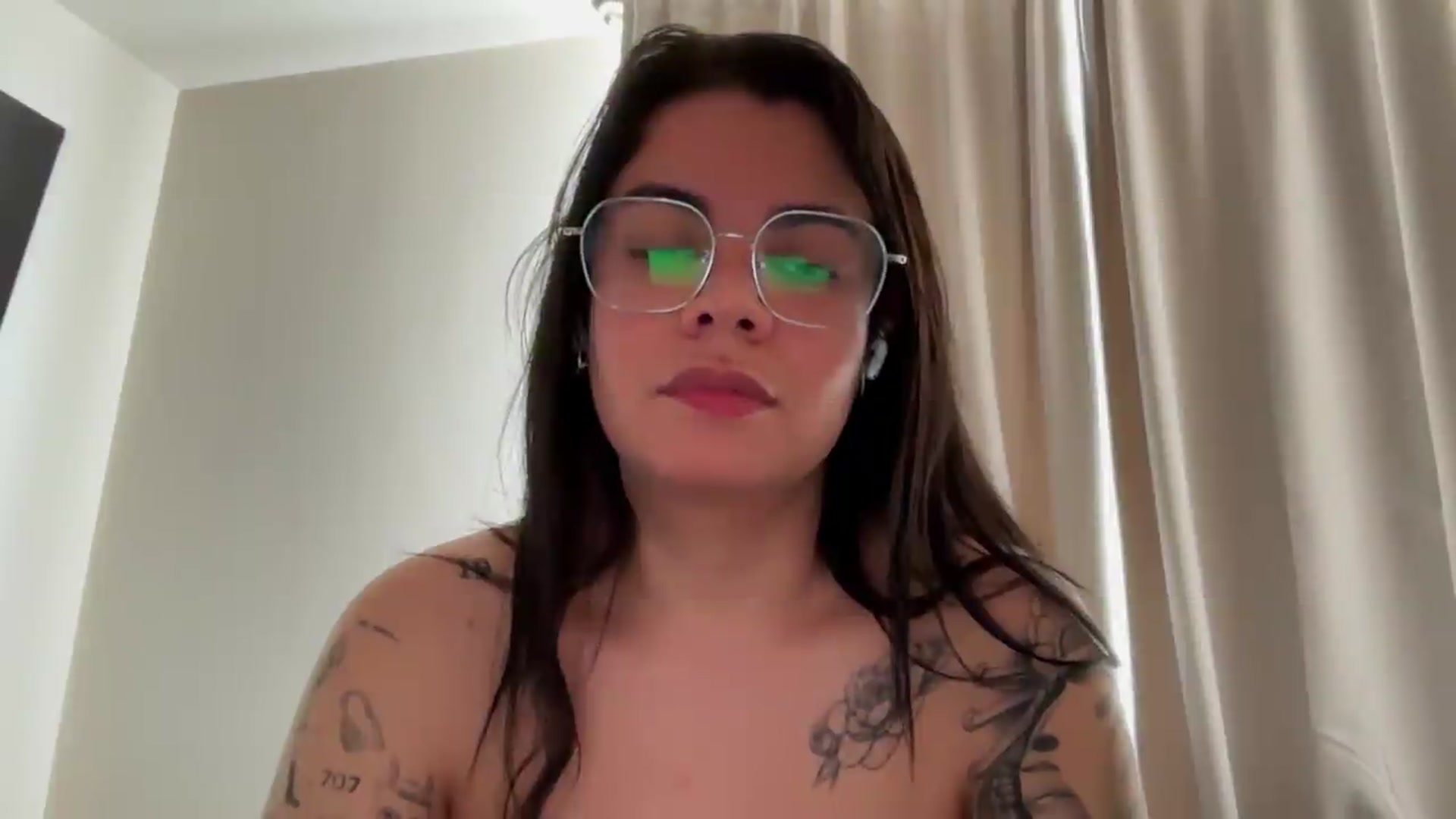 Gallery image thumbnail from Sasha_Noir's myfreecams stream on, 07/08/2026, 20:36 image 16 of 20
