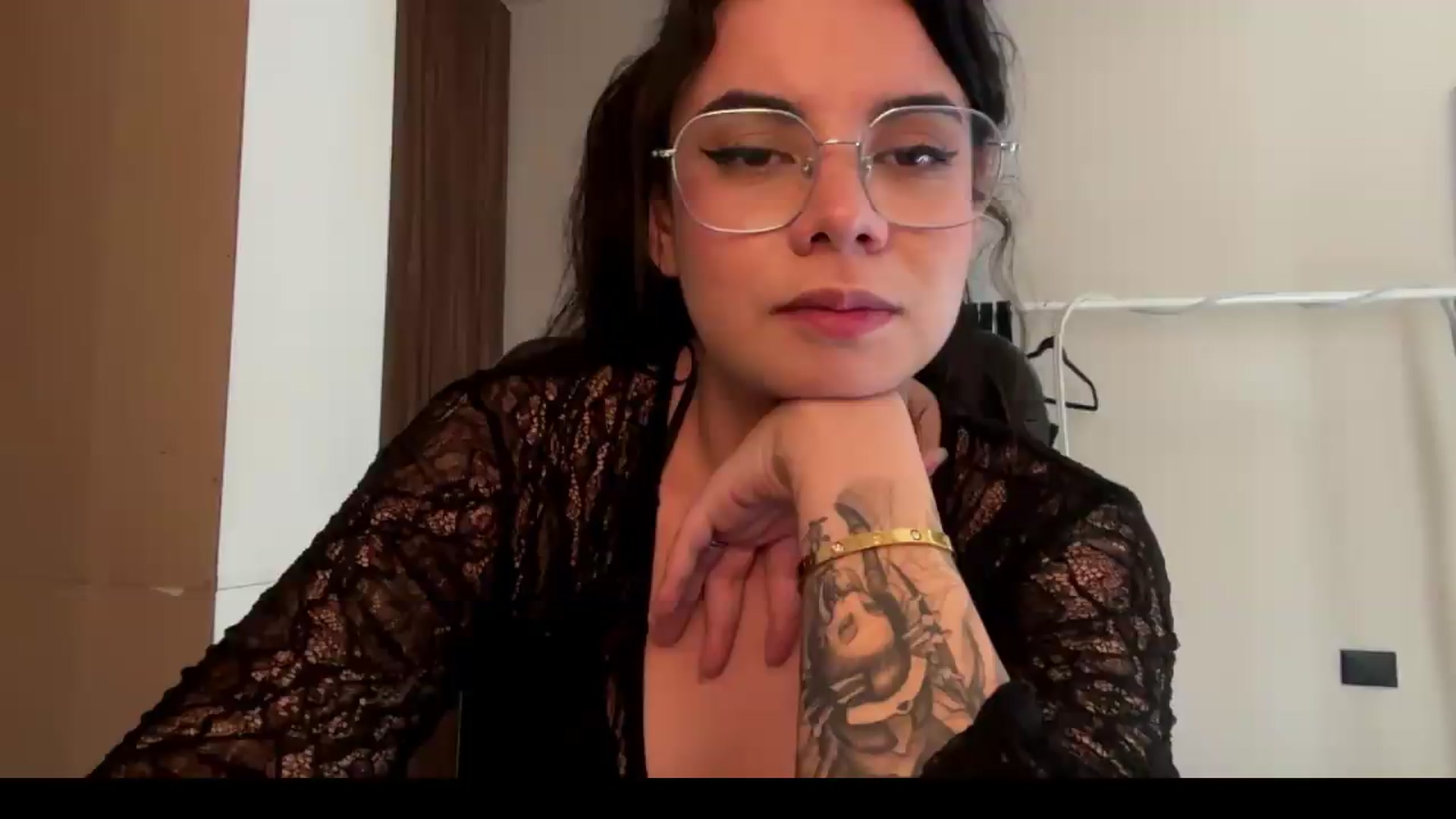 Gallery image thumbnail from Sasha_Noir's myfreecams stream on, 07/30/2026, 22:41 image 17 of 20