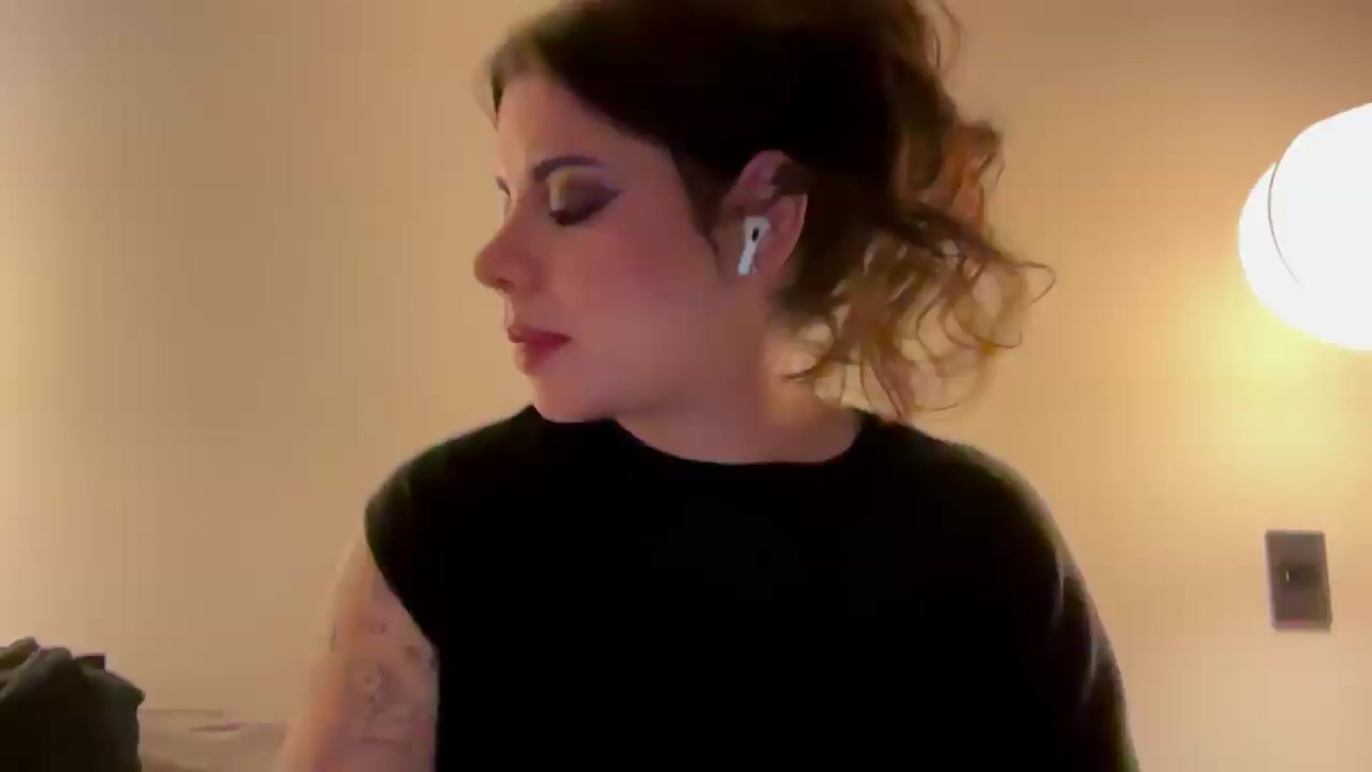 Gallery image thumbnail from Sasha_Noir's myfreecams stream on, 08/01/2026, 23:41 image 3 of 20