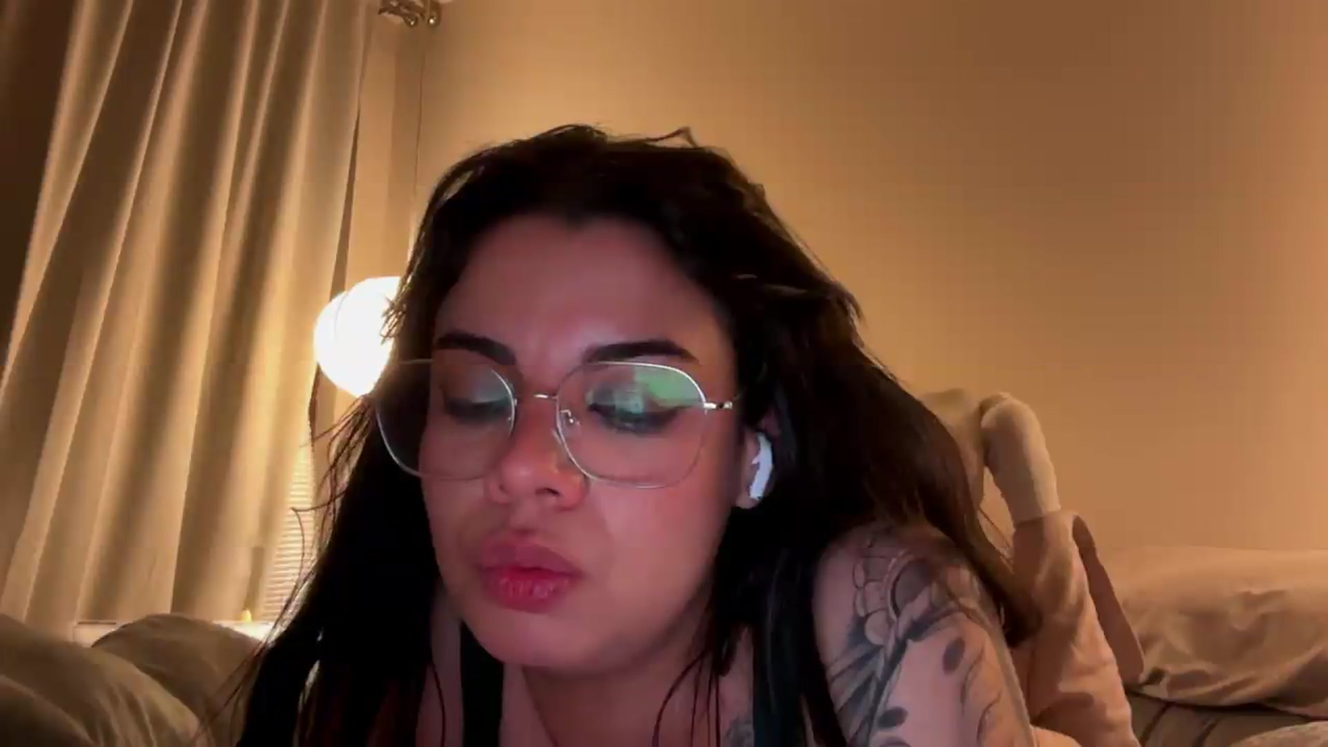 Gallery image thumbnail from Sasha_Noir's myfreecams stream on, 08/03/2026, 03:31 image 11 of 20