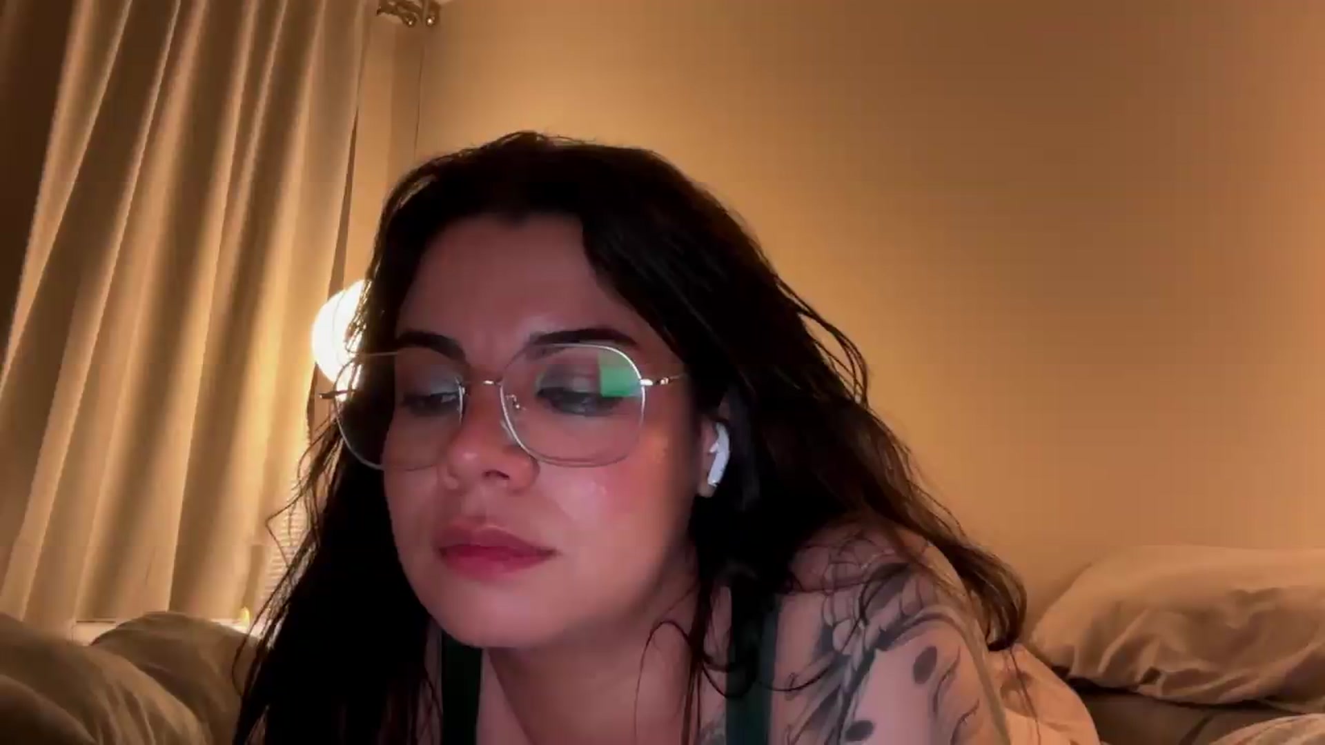 Gallery image thumbnail from Sasha_Noir's myfreecams stream on, 08/03/2026, 03:31 image 12 of 20