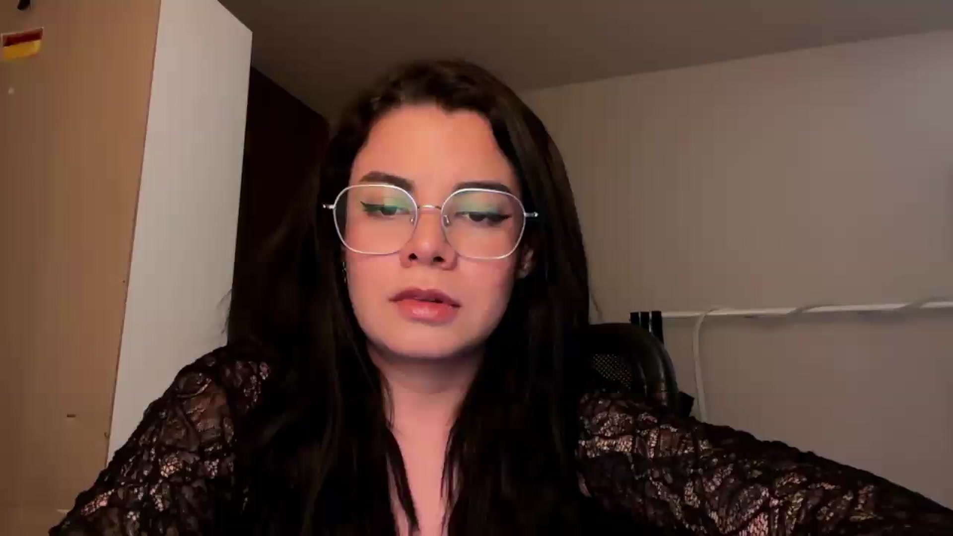 Gallery image thumbnail from Sasha_Noir's myfreecams stream on, 08/04/2026, 23:57 image 2 of 20