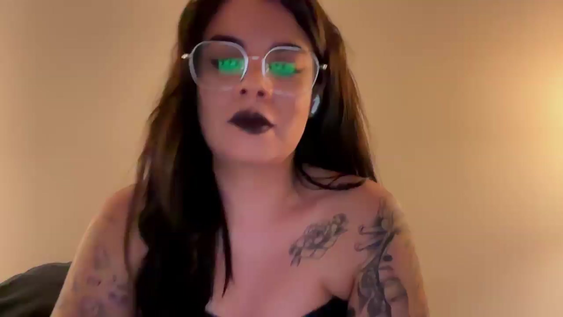 Gallery image thumbnail from Sasha_Noir's myfreecams stream on, 08/05/2026, 23:15 image 14 of 20