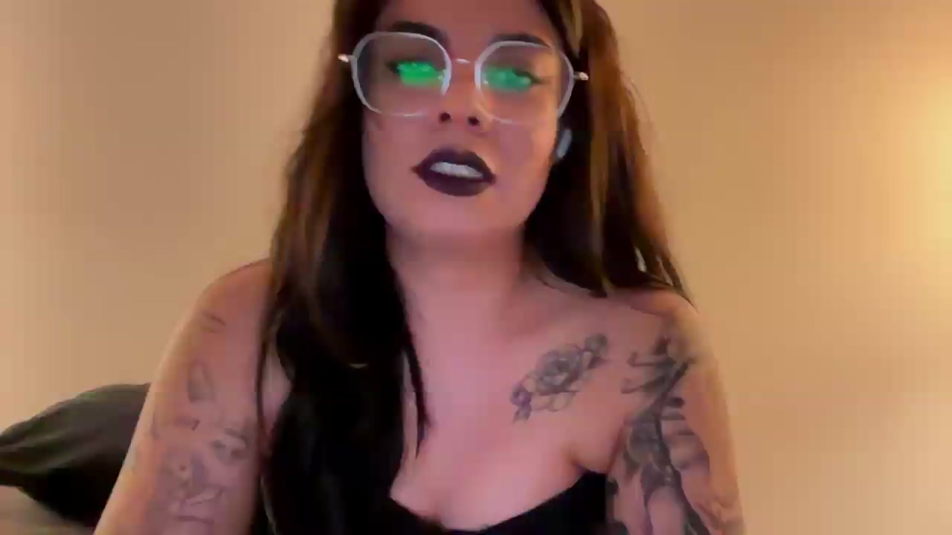 Gallery image thumbnail from Sasha_Noir's myfreecams stream on, 08/05/2026, 23:15 image 19 of 20