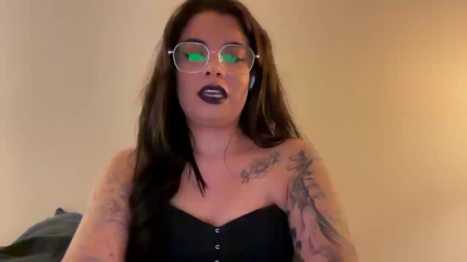 Gallery image thumbnail from Sasha_Noir's myfreecams stream on, 08/05/2026, 23:47 image 12 of 20