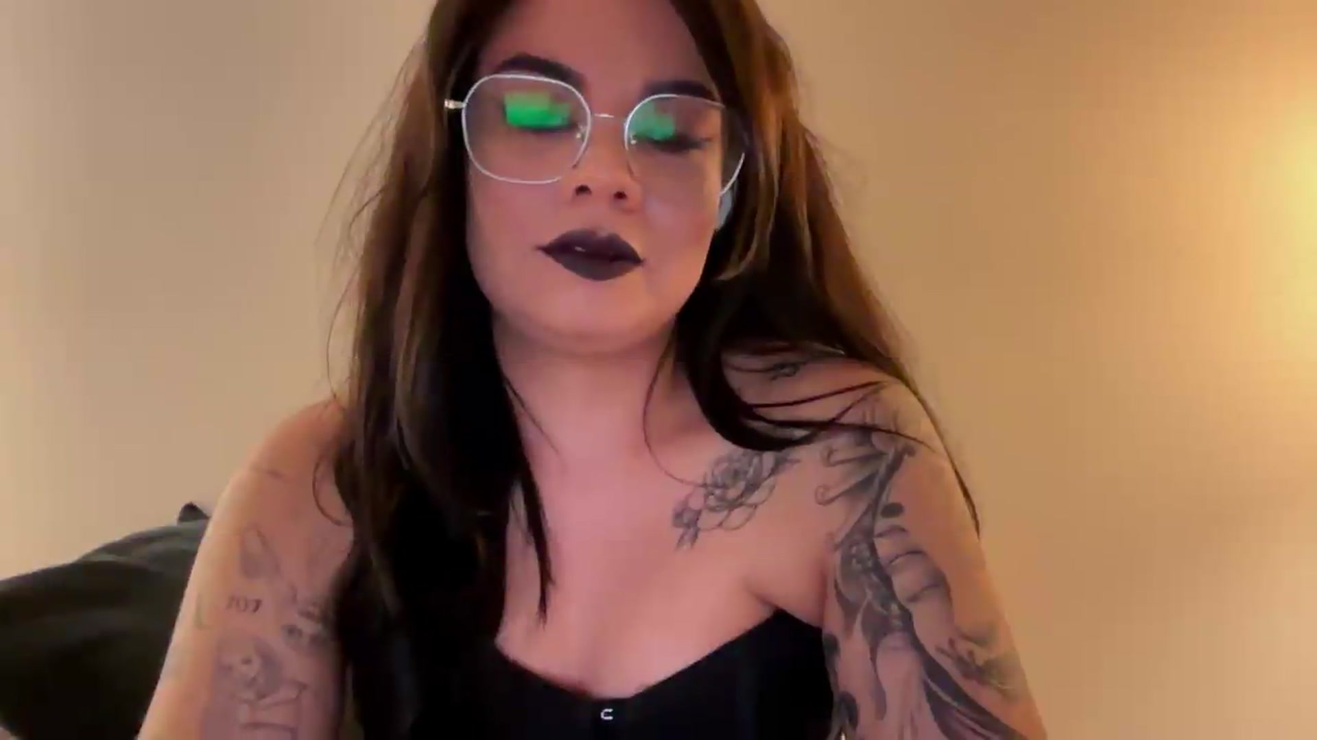 Gallery image thumbnail from Sasha_Noir's myfreecams stream on, 08/05/2026, 23:47 image 5 of 20