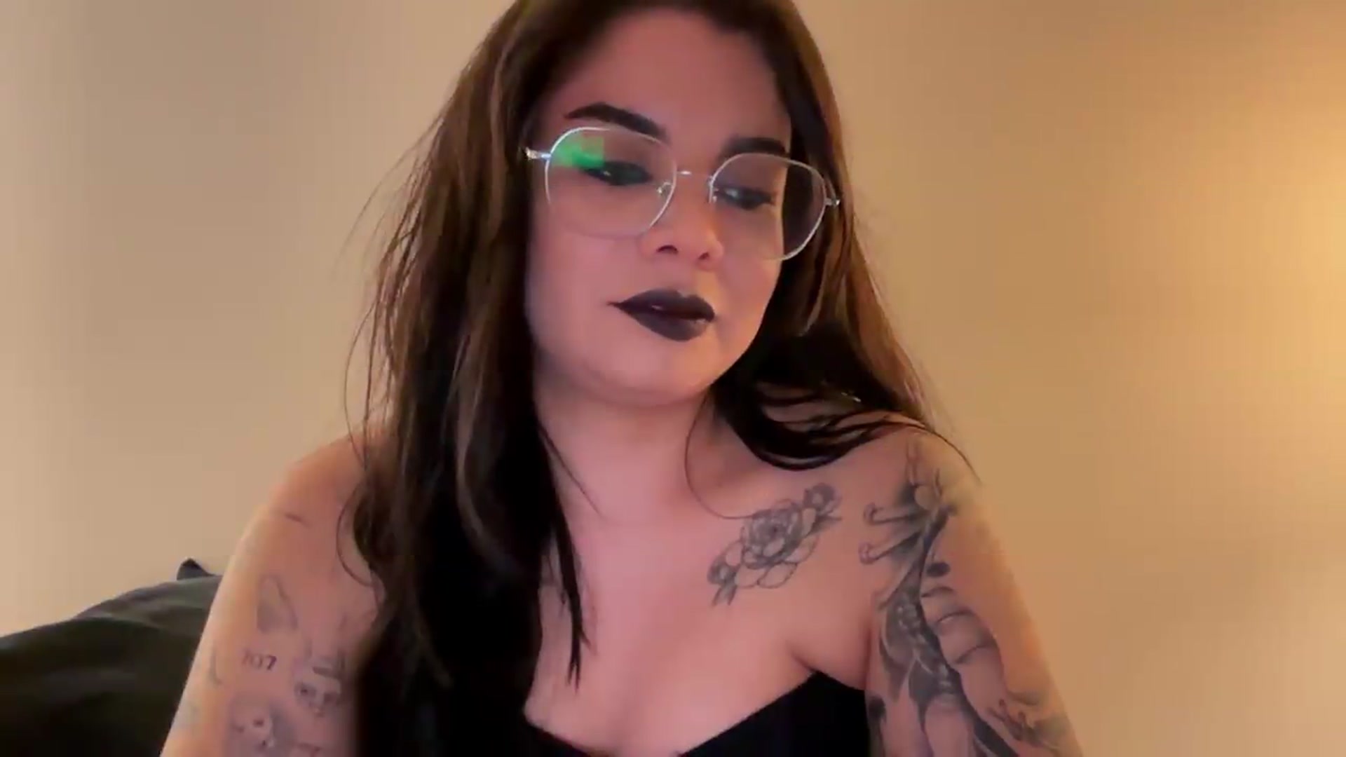 Gallery image thumbnail from Sasha_Noir's myfreecams stream on, 08/05/2026, 23:47 image 3 of 20