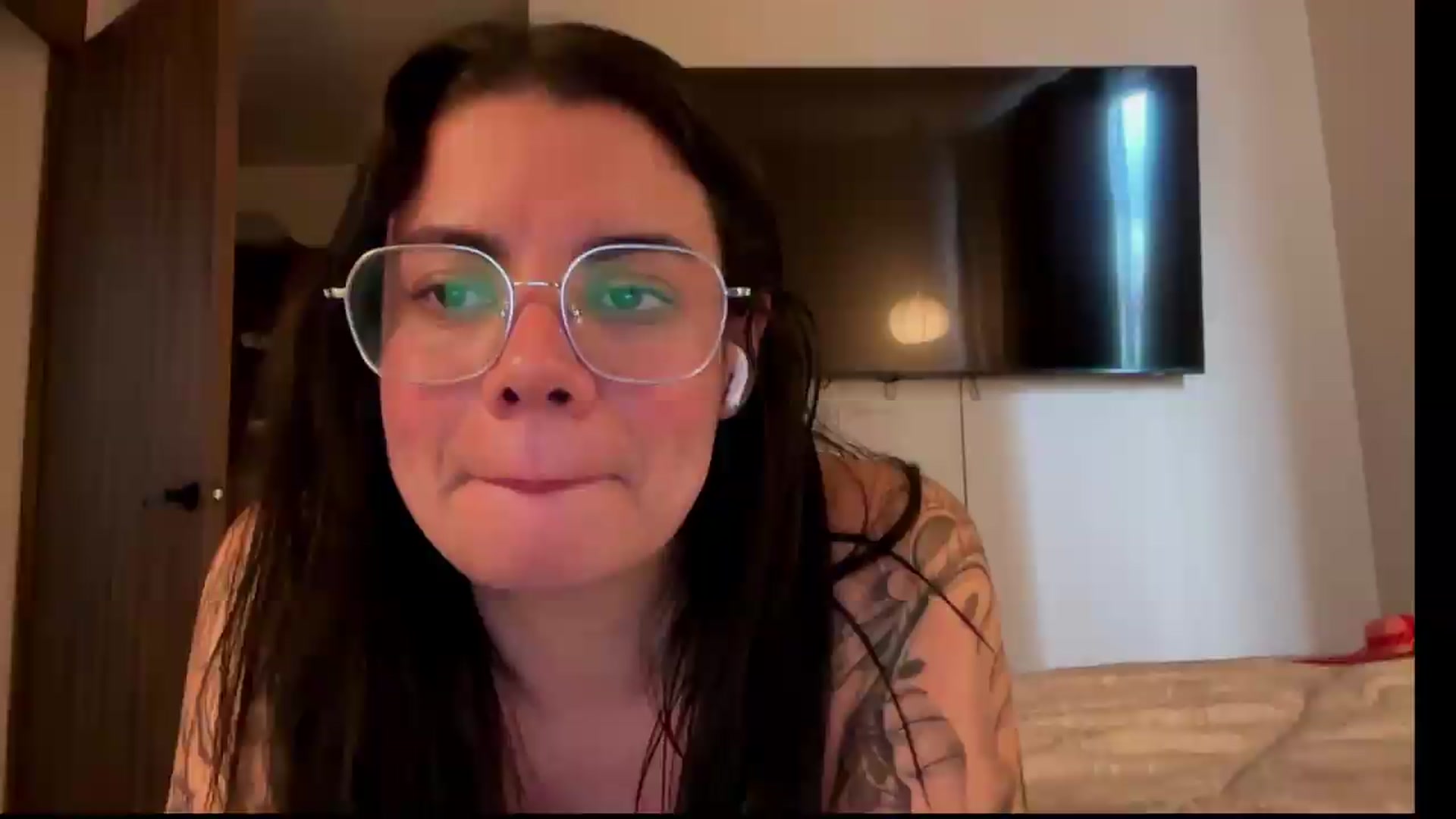 Gallery image thumbnail from Sasha_Noir's myfreecams stream on, 08/09/2026, 23:17 image 17 of 20