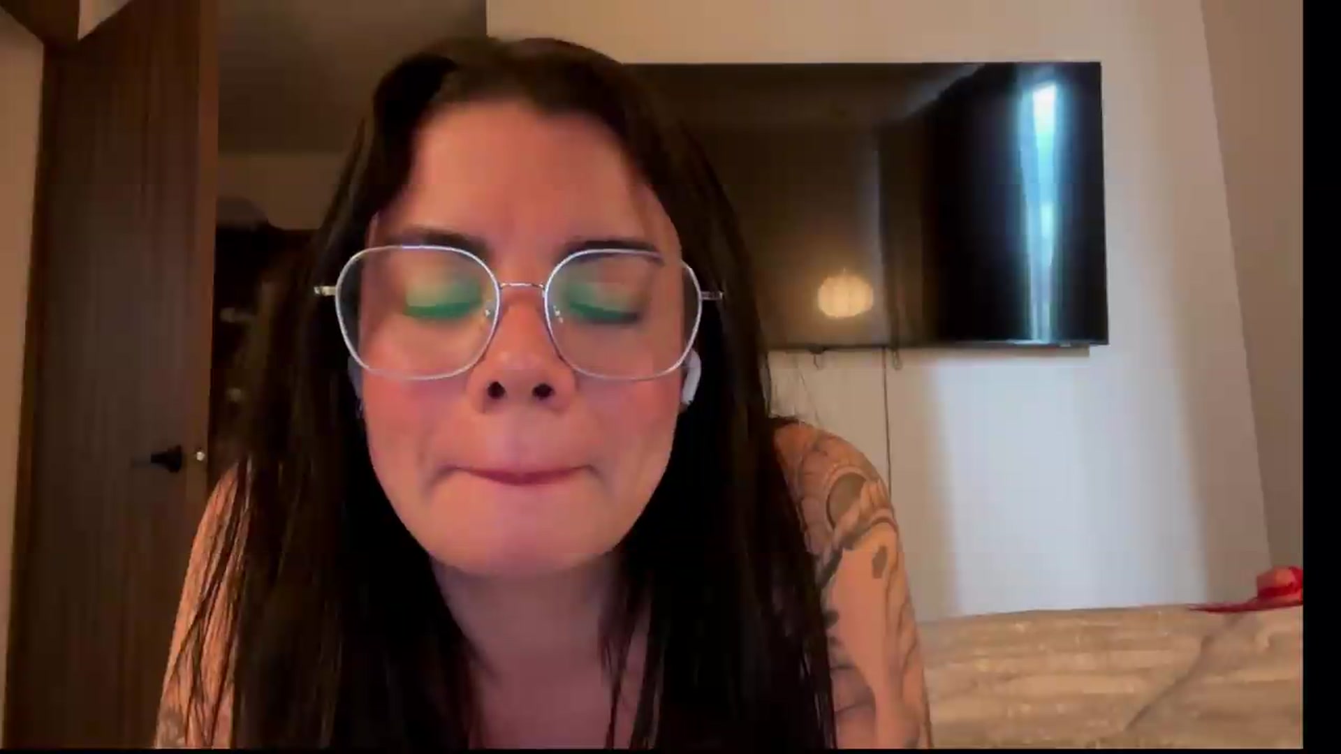 Gallery image thumbnail from Sasha_Noir's myfreecams stream on, 08/09/2026, 23:17 image 16 of 20