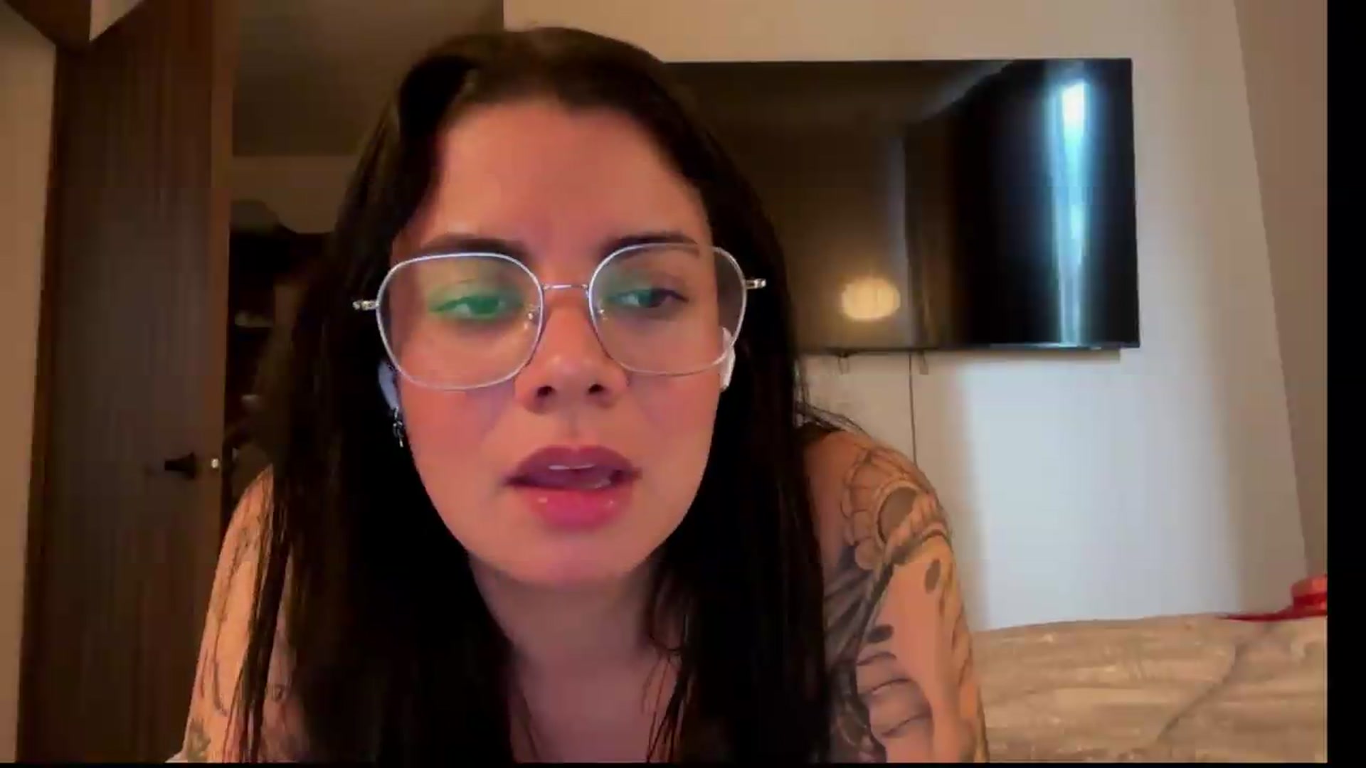 Gallery image thumbnail from Sasha_Noir's myfreecams stream on, 08/09/2026, 23:17 image 14 of 20