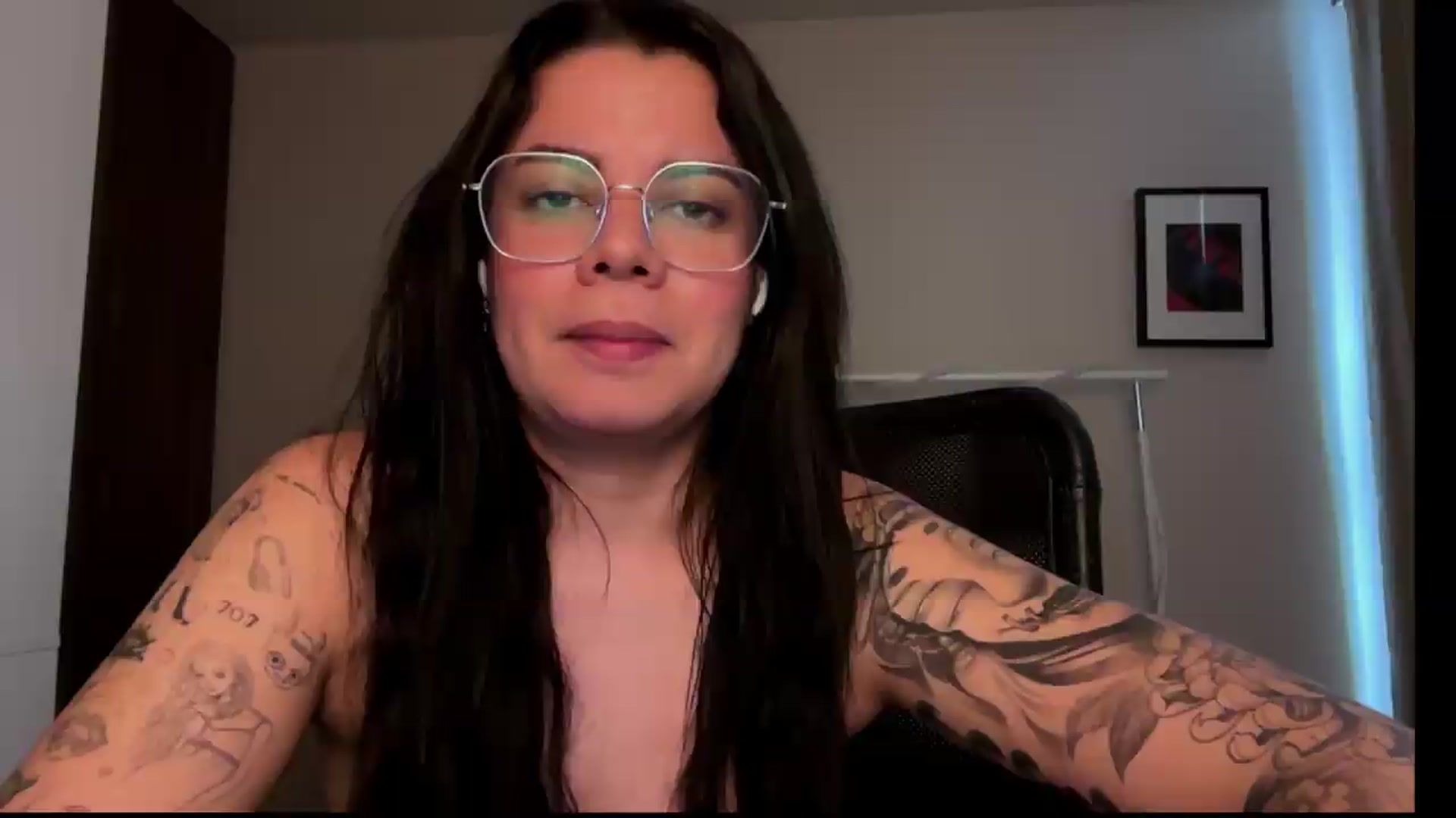 Gallery image thumbnail from Sasha_Noir's myfreecams stream on, 08/09/2026, 23:31 image 17 of 20