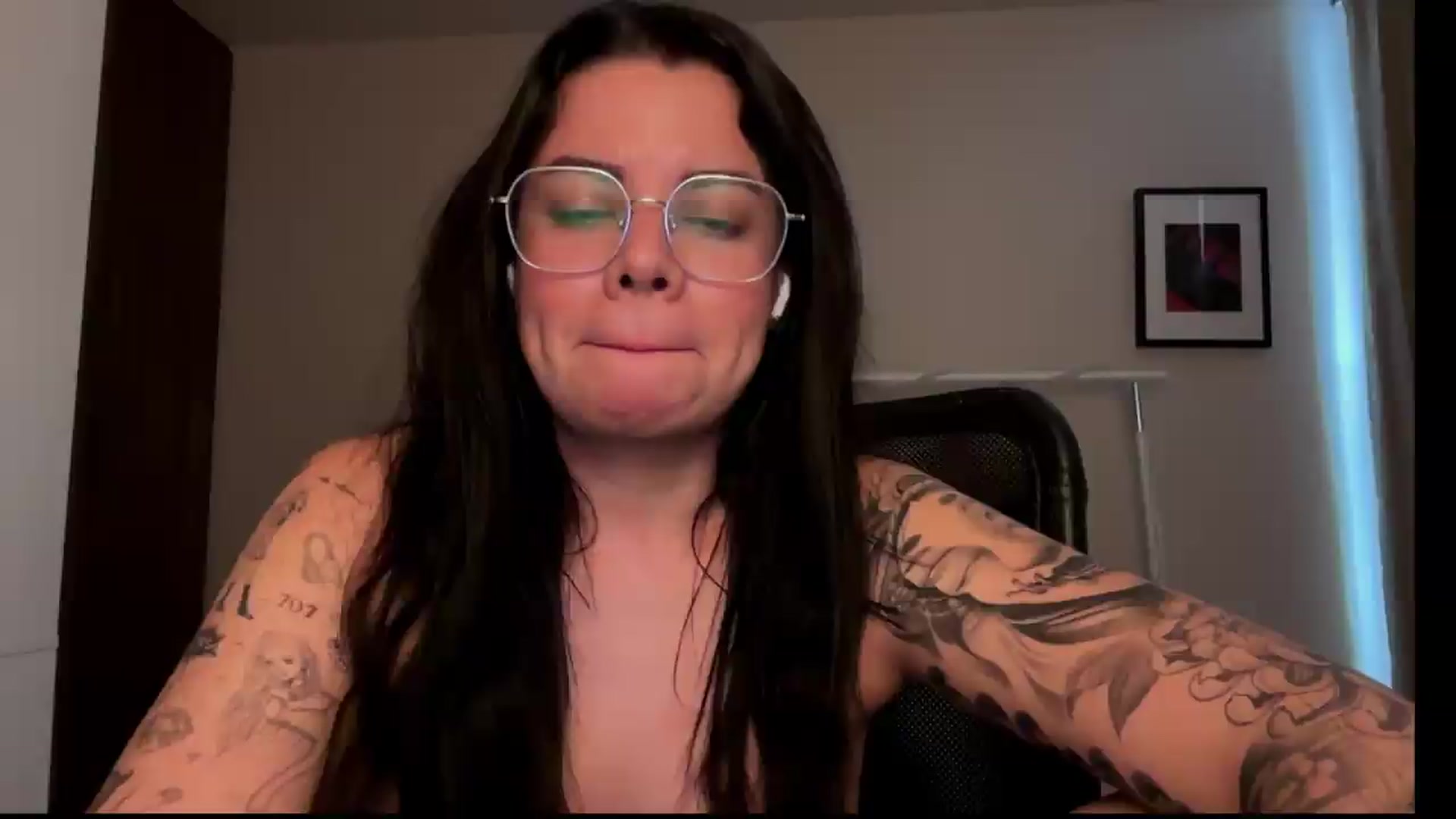 Gallery image thumbnail from Sasha_Noir's myfreecams stream on, 08/09/2026, 23:31 image 1 of 20